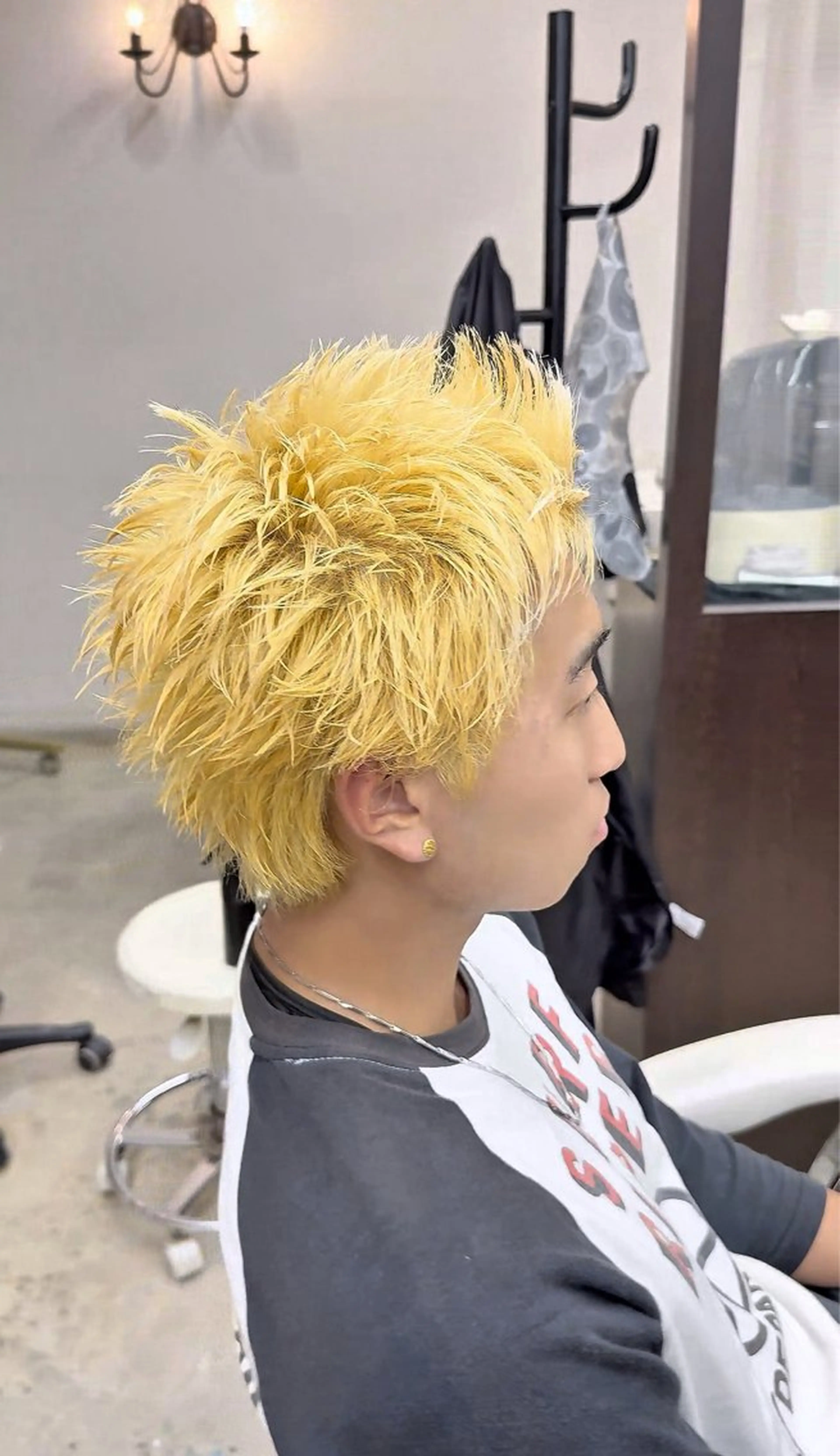 ショート カラー メンズ メンズハイトーン スパイキーショート ハイトーンカラー ショートヘア headstock所属・のすけ【HEAD STOCK】のヘアスタイル