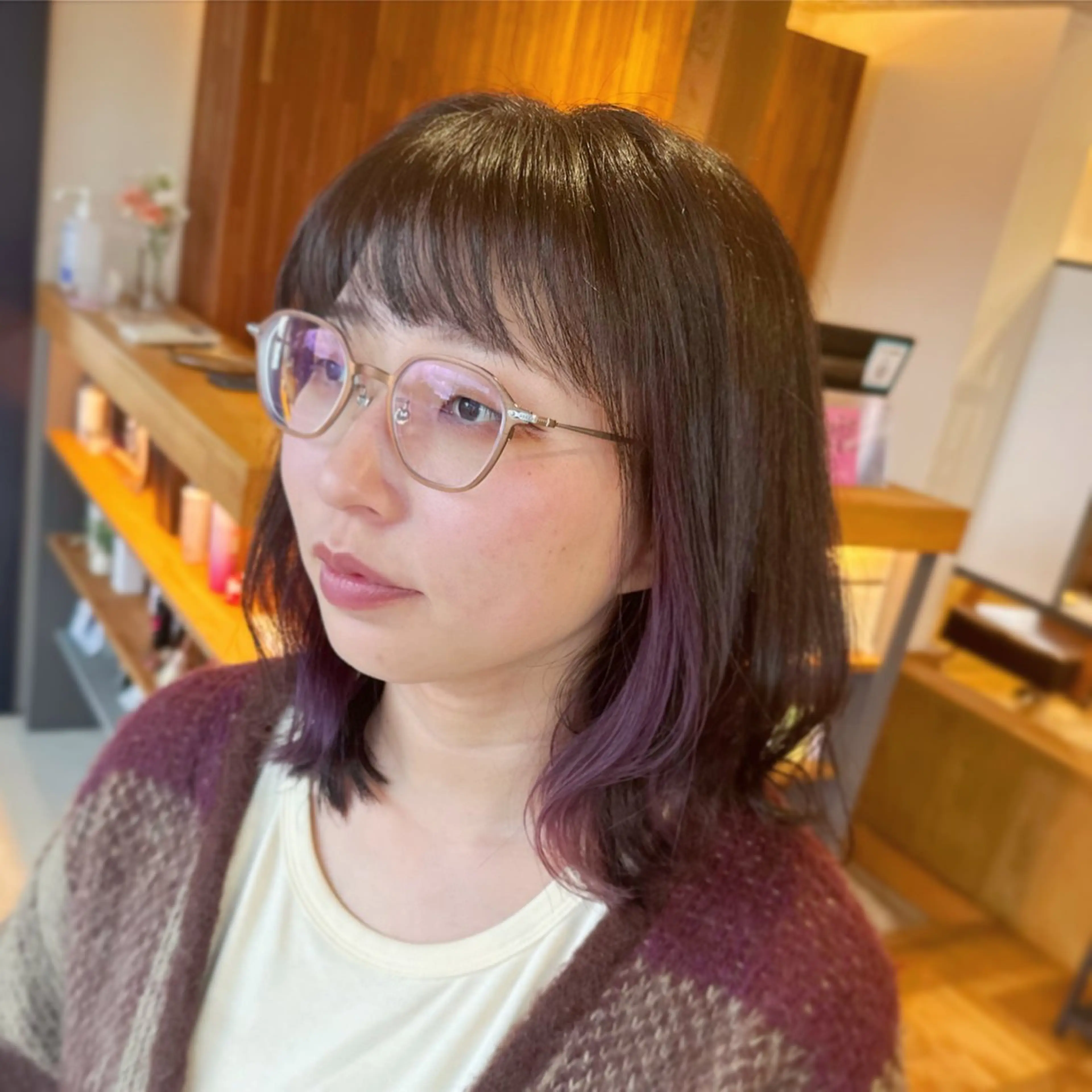 カラー 長谷川 那奈のヘアスタイル