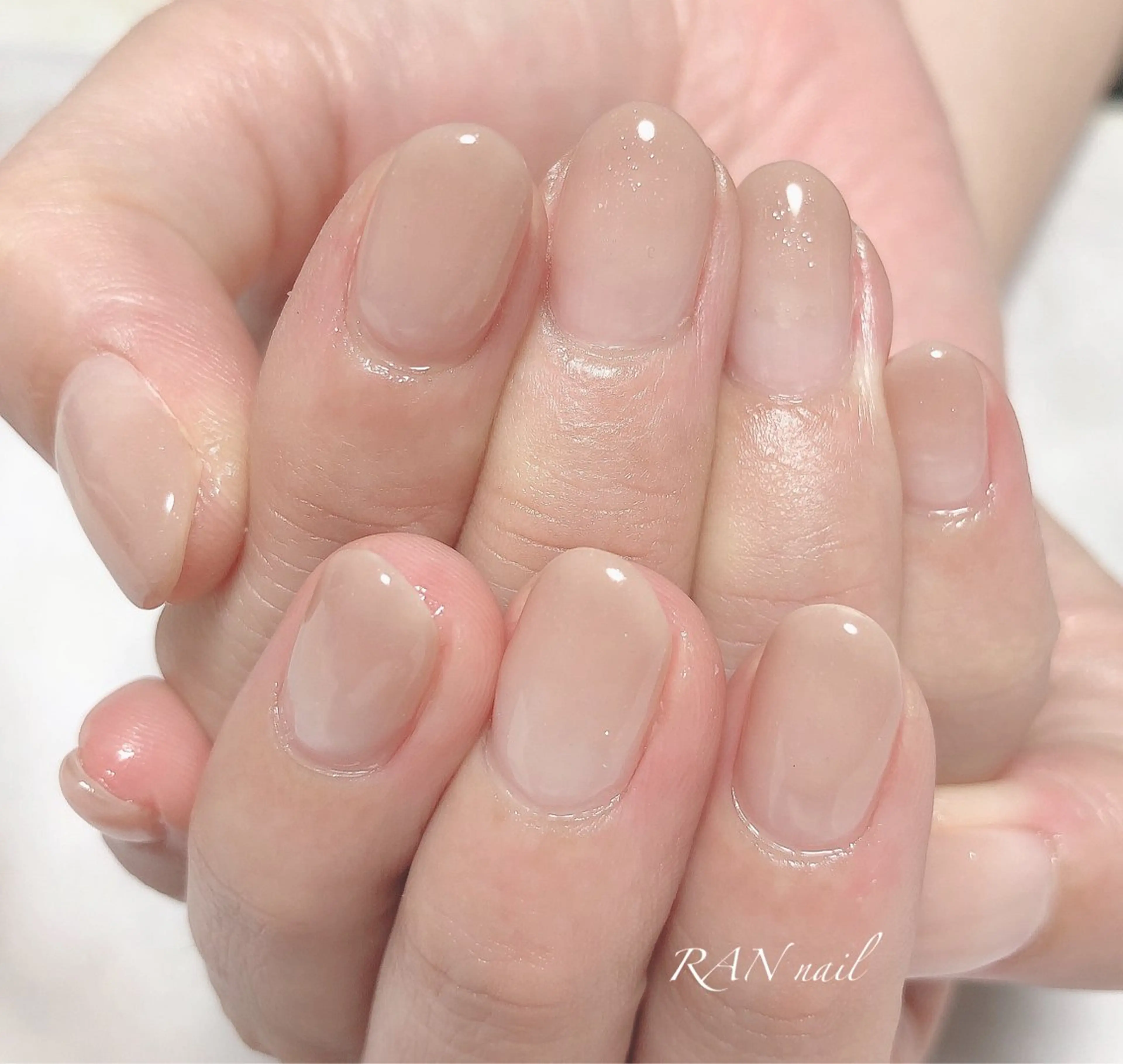 ネイル グラデーション ラメ(グリッター) ニュアンスネイル オフィスネイル ショートネイル ハンドネイル フットネイル RAN nailのネイルデザイン