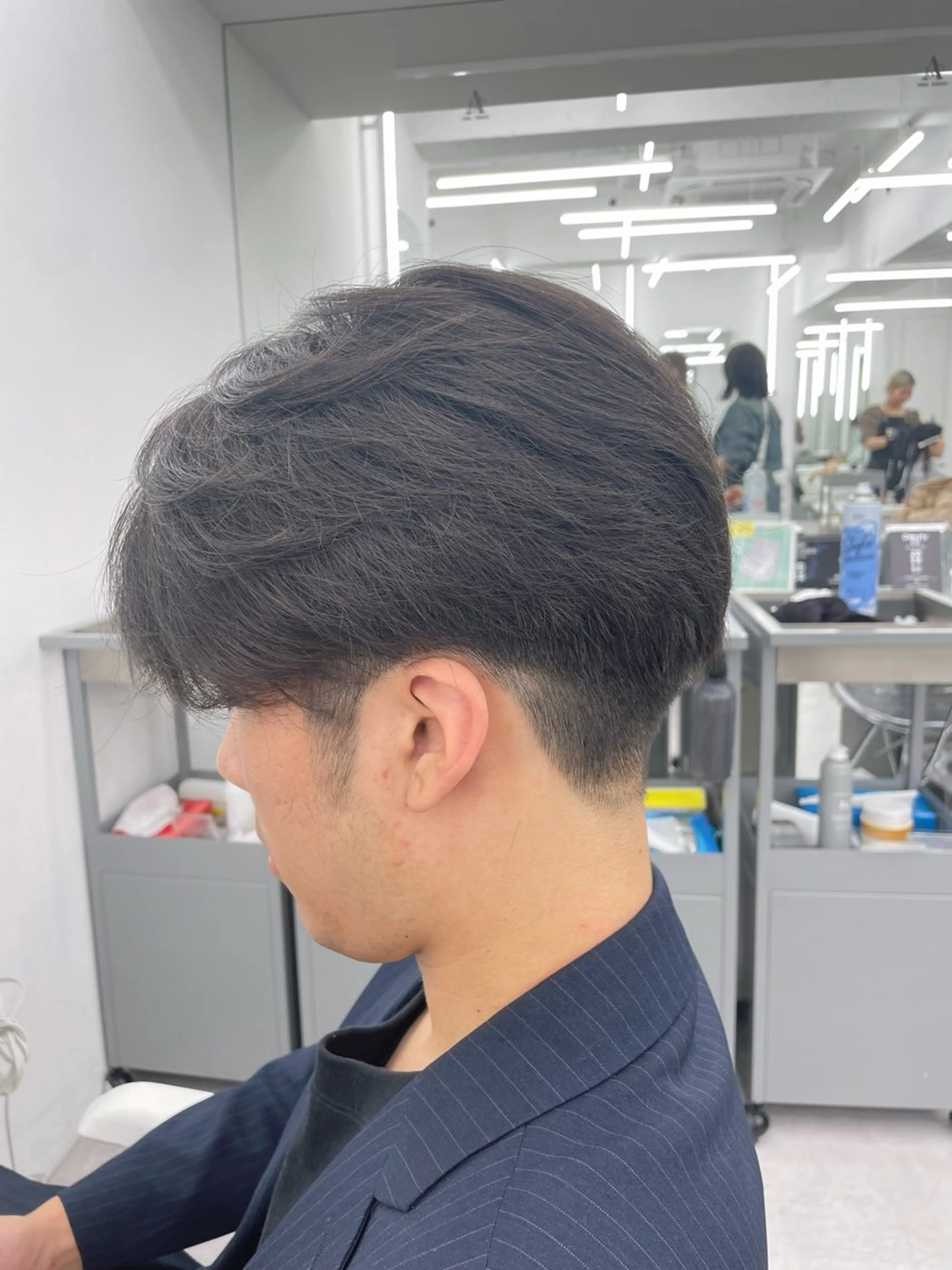 メンズ 失敗しない顔まわり× 小顔補正レイヤー難波のヘアスタイル