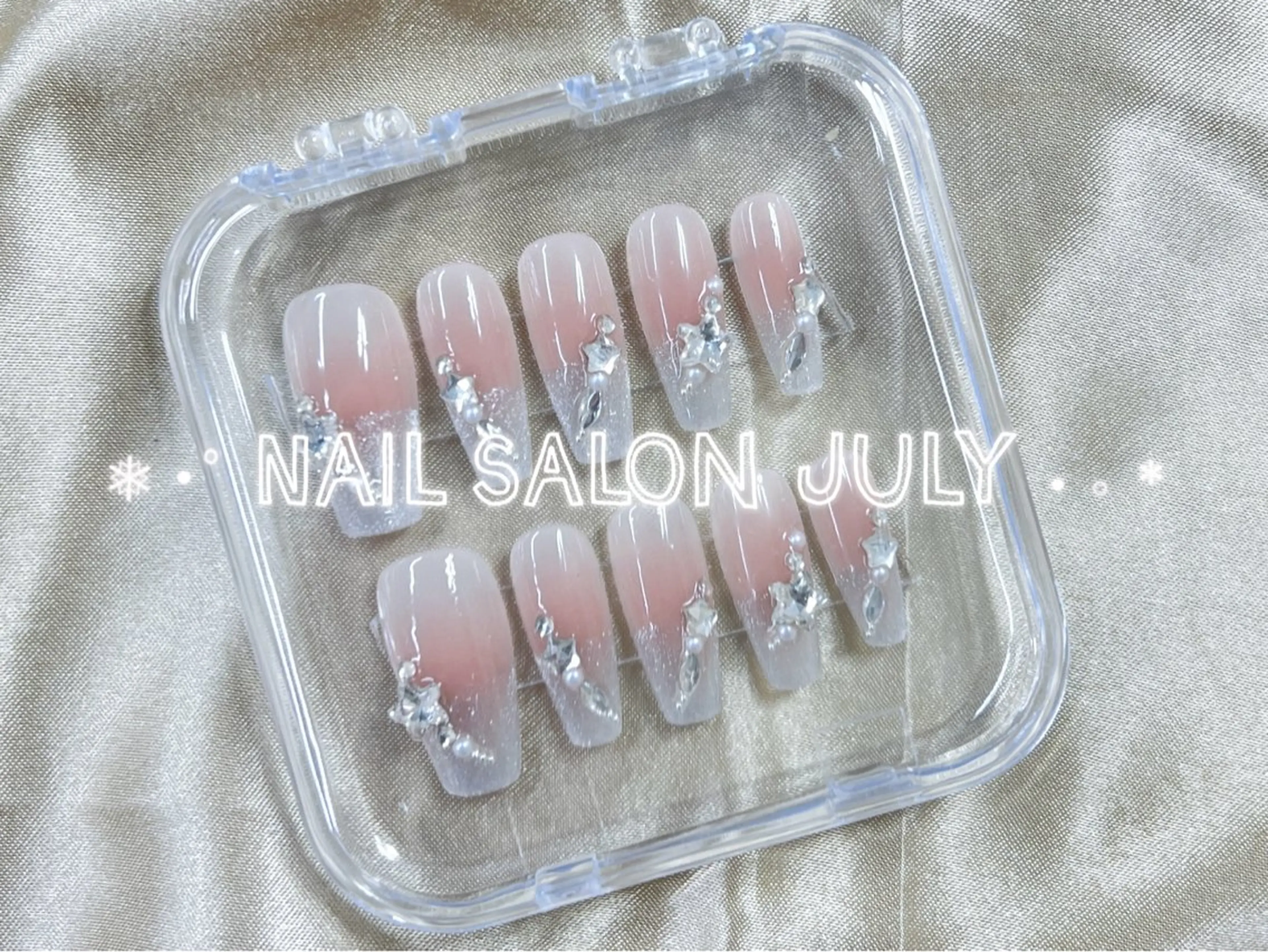 ネイル アートネイル オーロラネイル ジェルネイル ガーリー キラキラネイル ハンドネイル July Salonのネイルデザイン