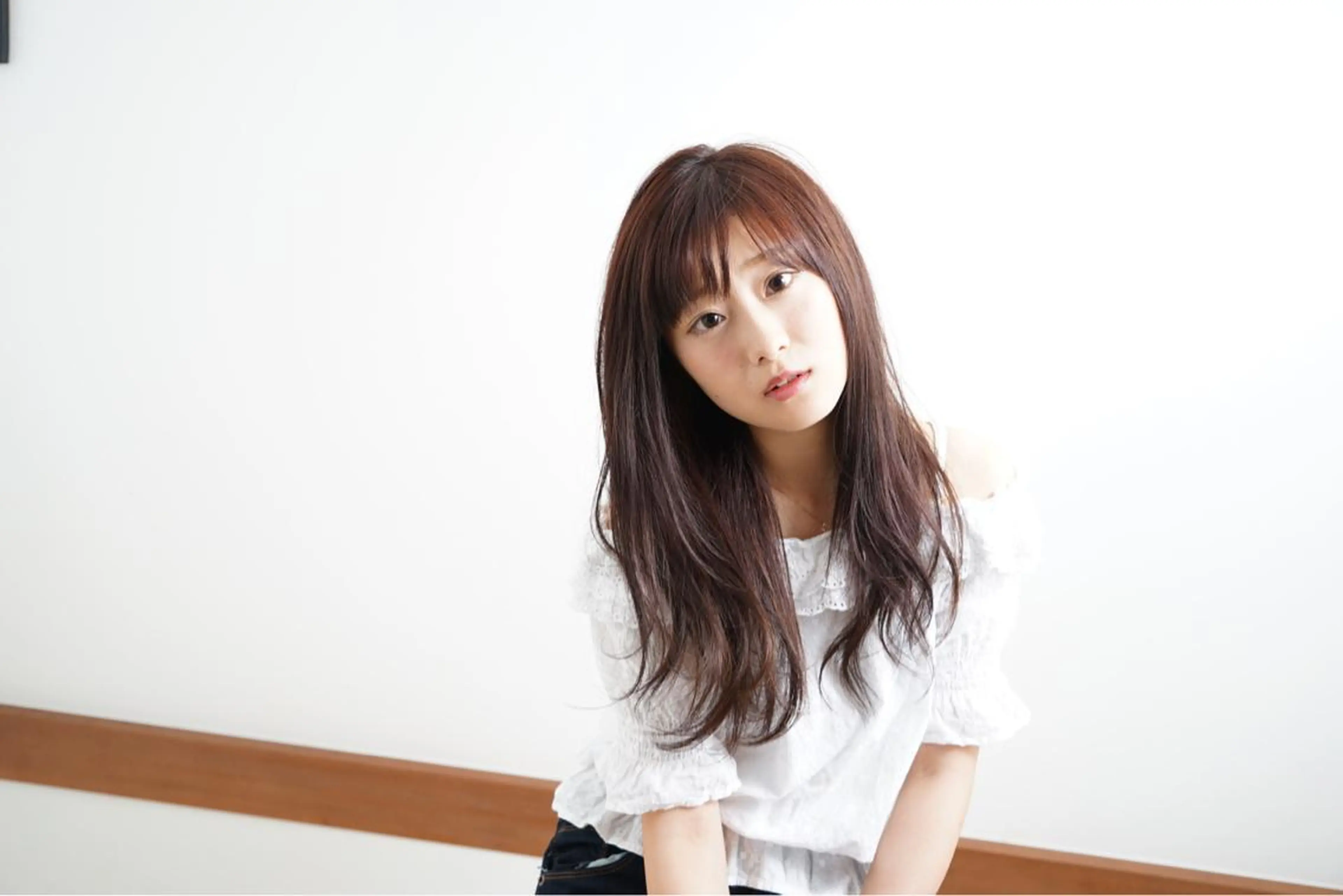 ミディアム ヘアールーム アートのヘアスタイル