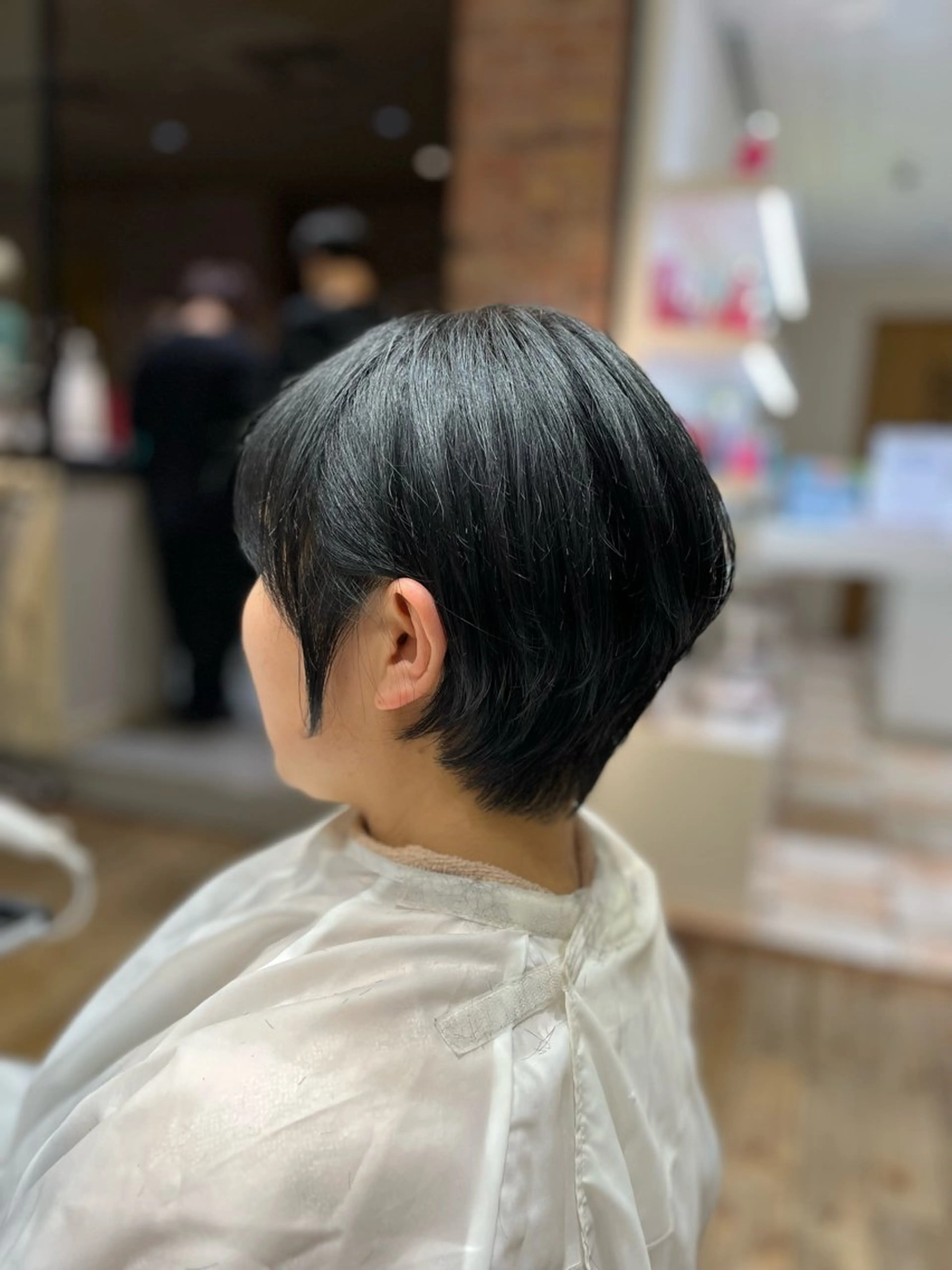 ショート 顔まわりカット 前髪カット安井楽人のヘアスタイル