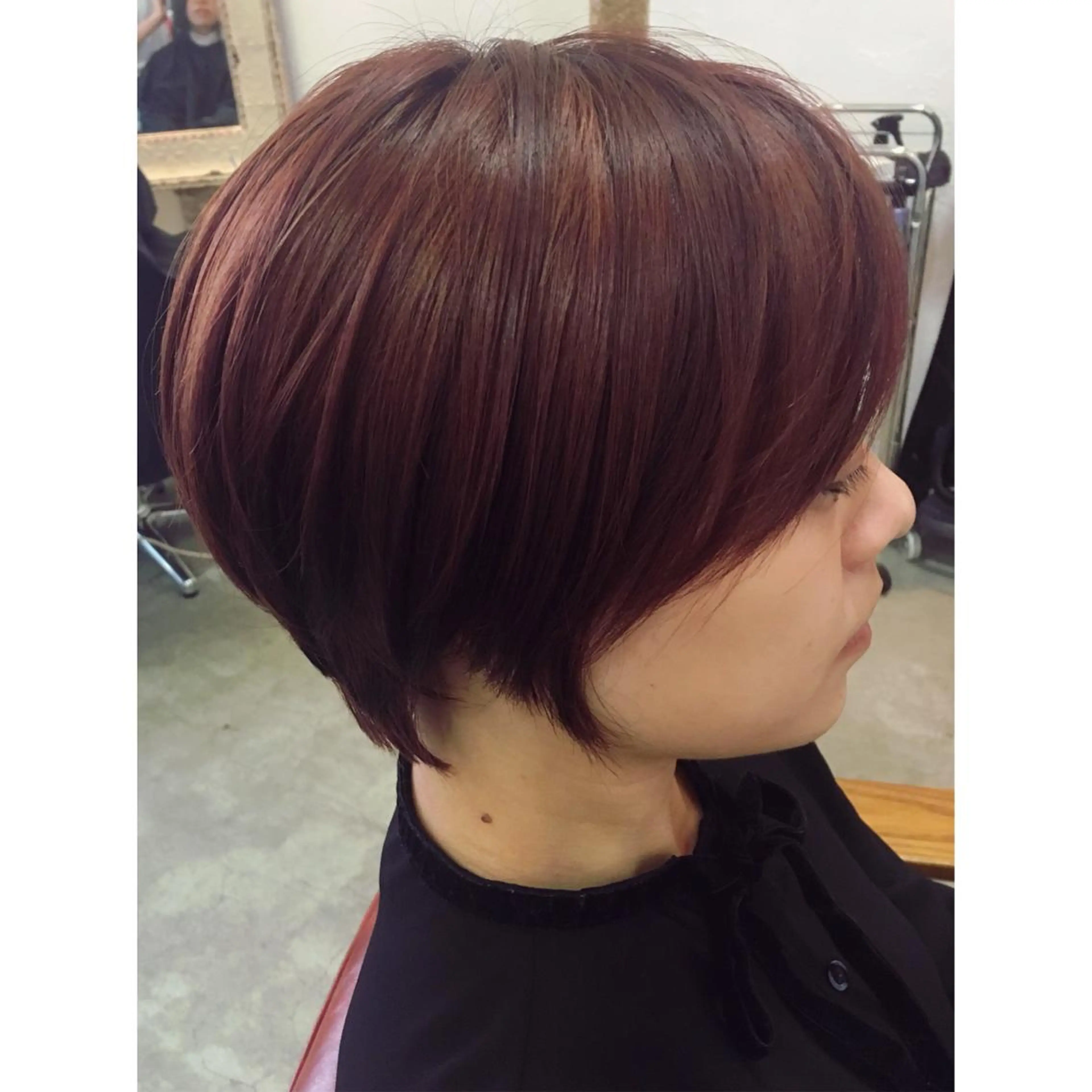 ショート カラー バイオレットカラー fio マナミのヘアスタイル