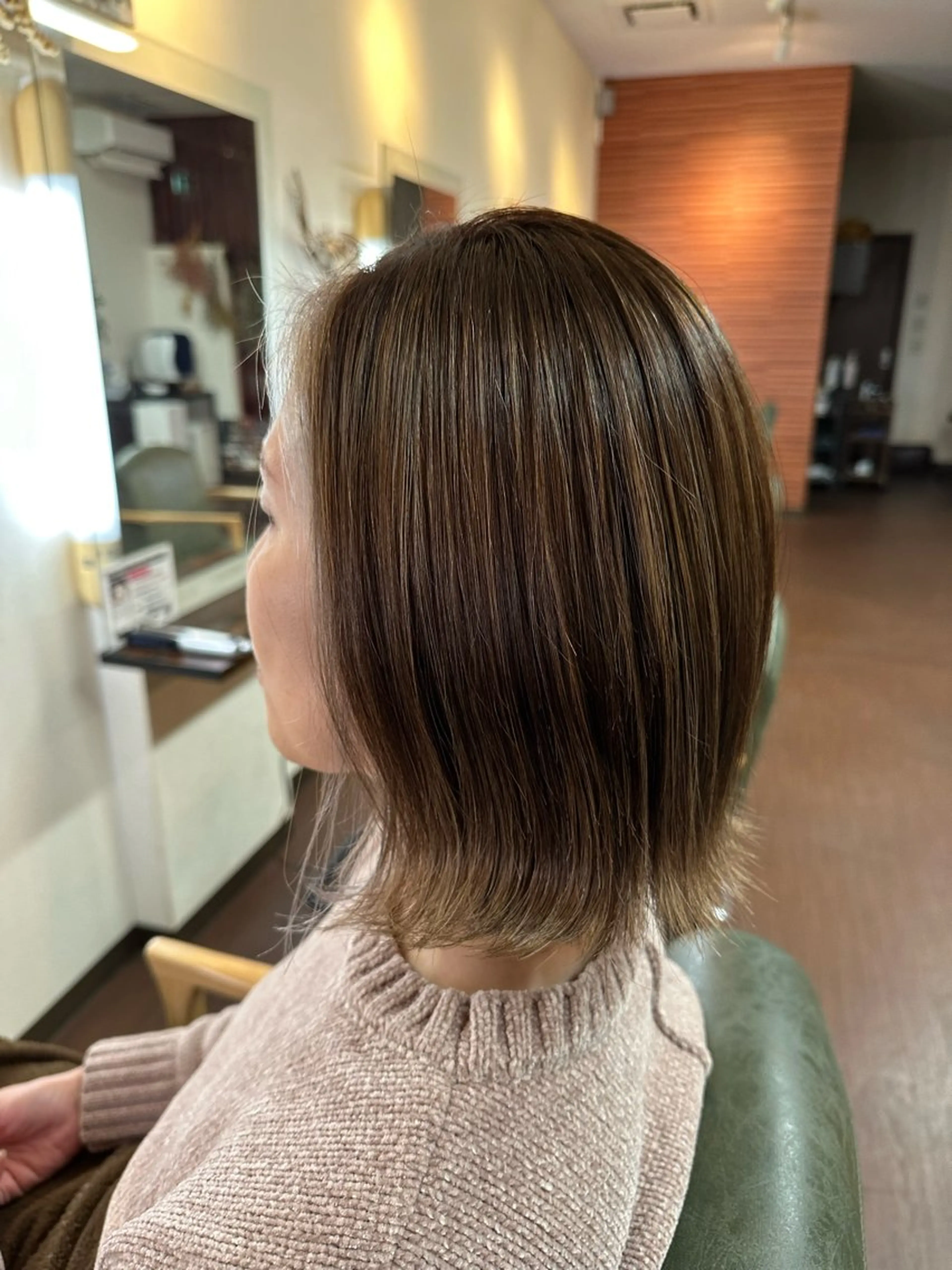 ミディアム カラー 外ハネヘア カット ヘアカラー トリートメント 大人かわいいインナー カラー/菊池柊真🎨のヘアスタイル
