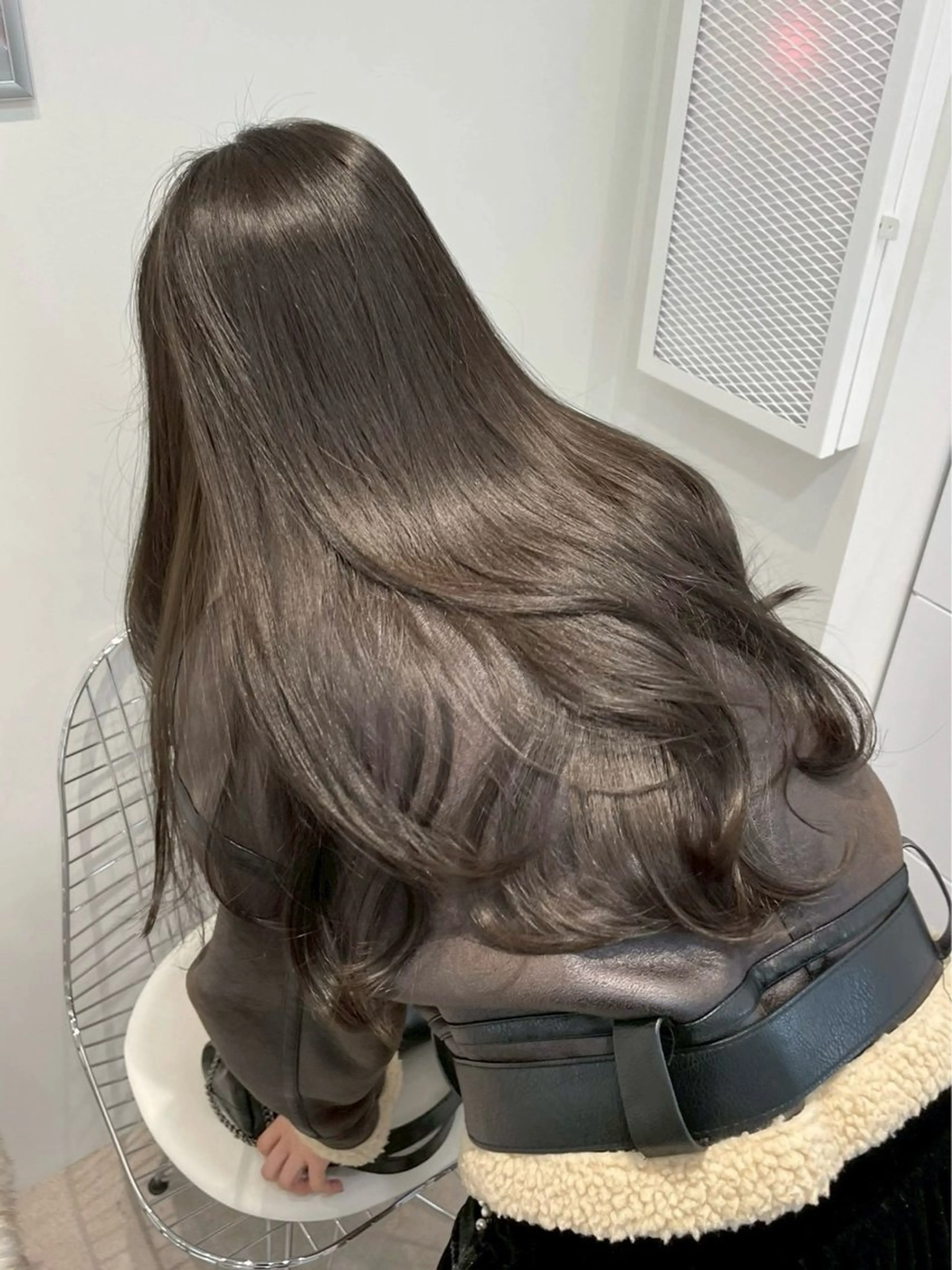 ロング カラー ヘアカラー トリートメント 神崎 琴音のヘアスタイル