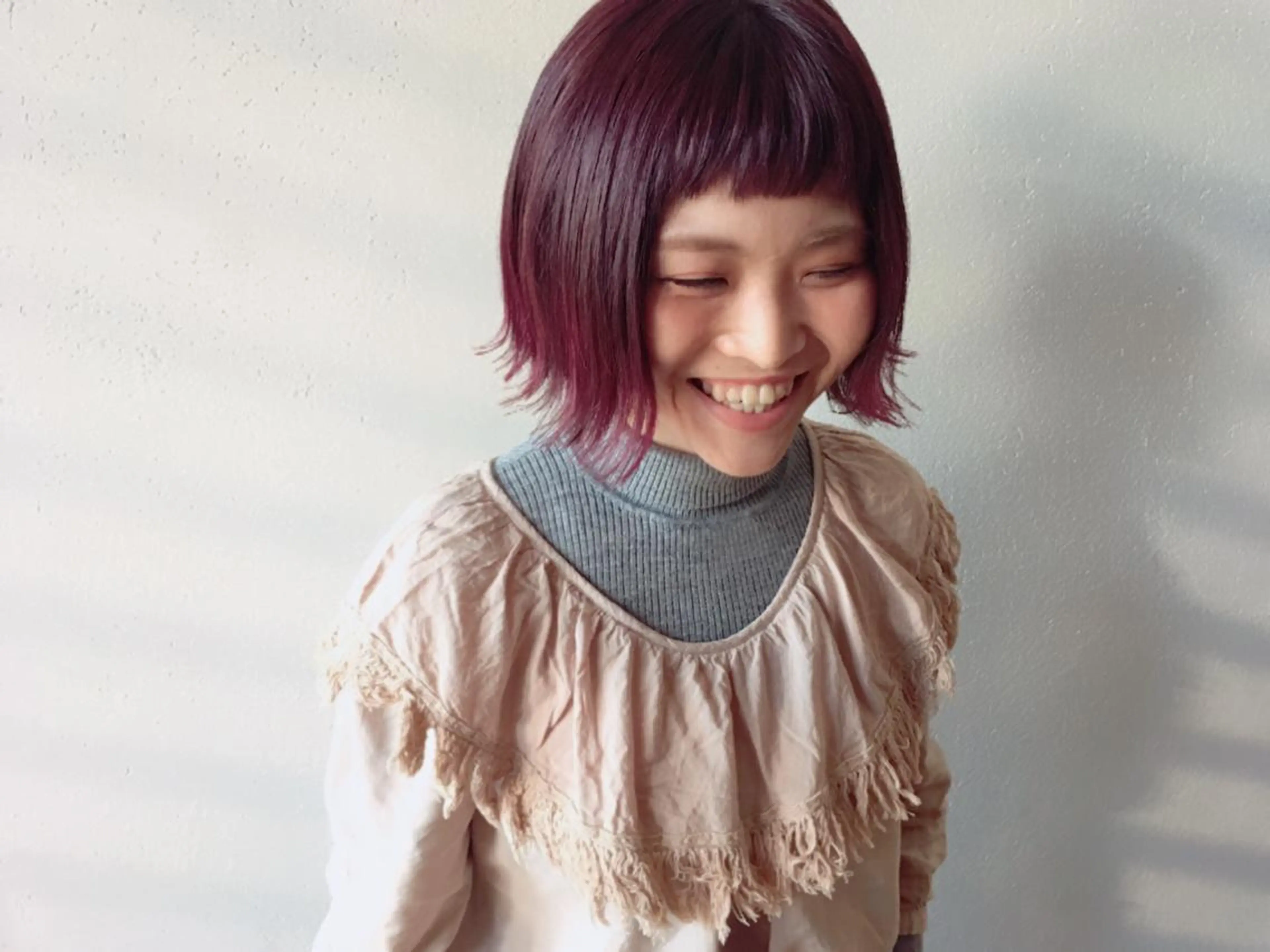 ショート カラー グラデーションカラー パープルカラー ボブ 外ハネヘア キノシタ マユのヘアスタイル