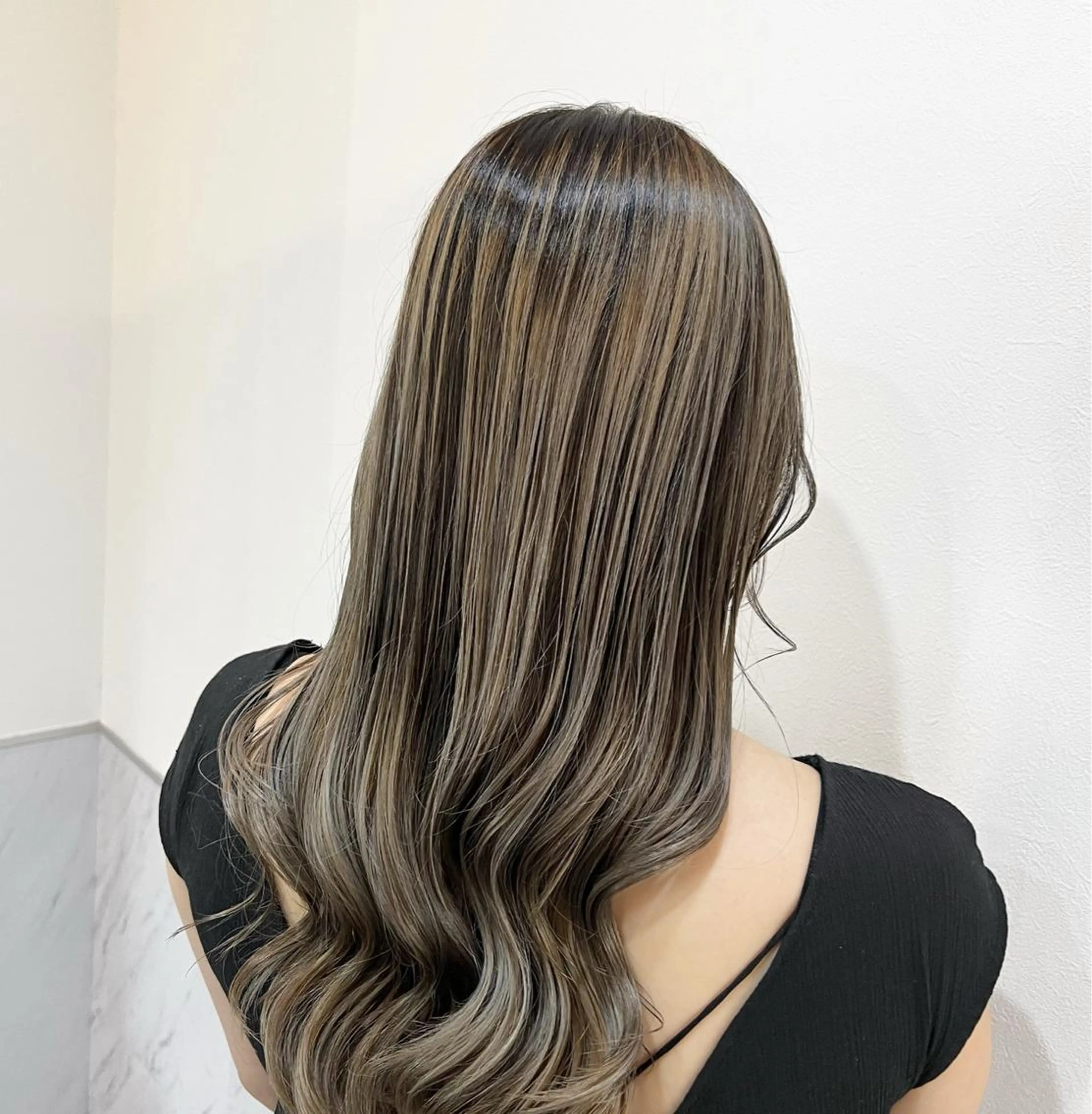 ロング カラー Anthurium 吹田💐のヘアスタイル