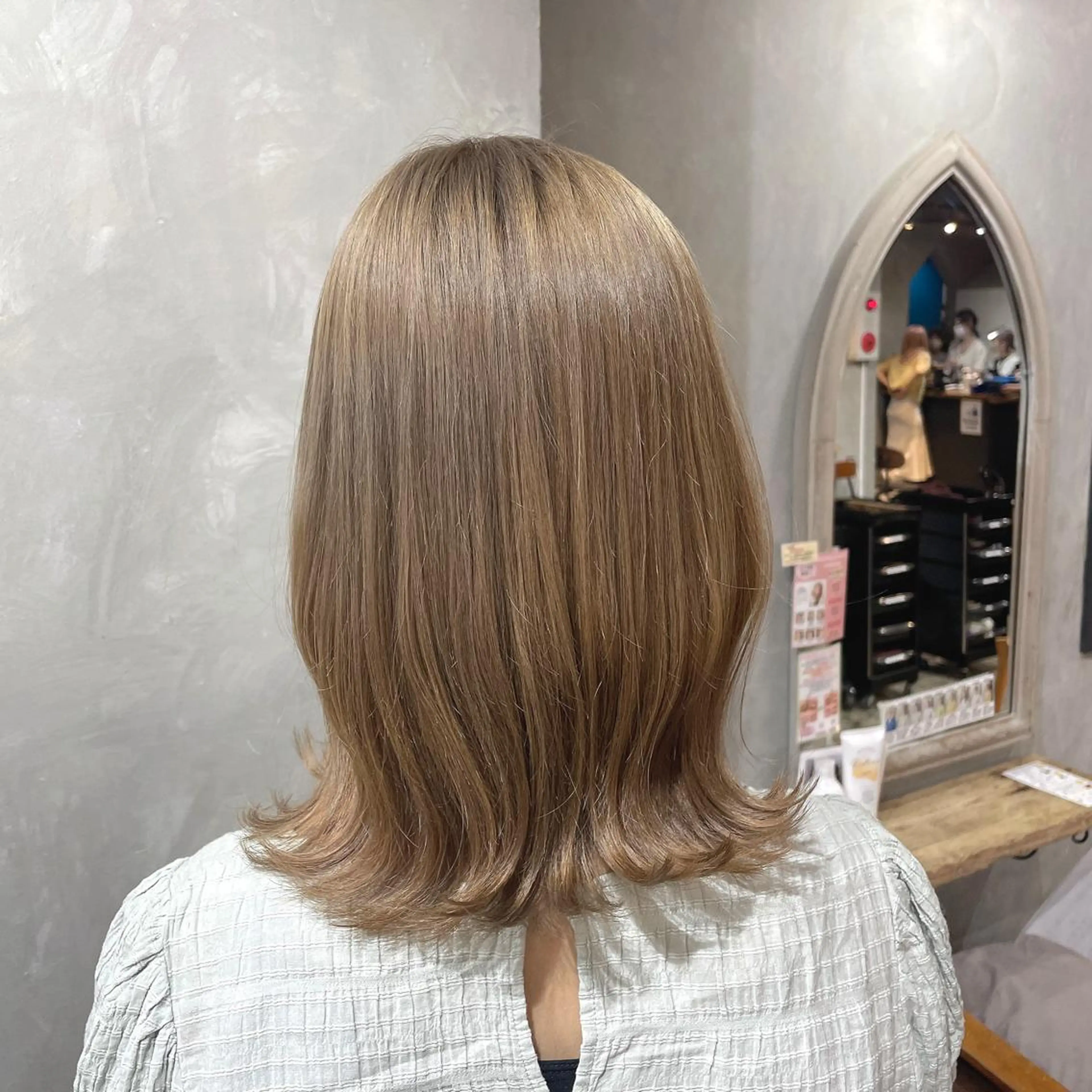 ミディアム カラー ヘアカラー 梅田美容室 山崎海波のヘアスタイル