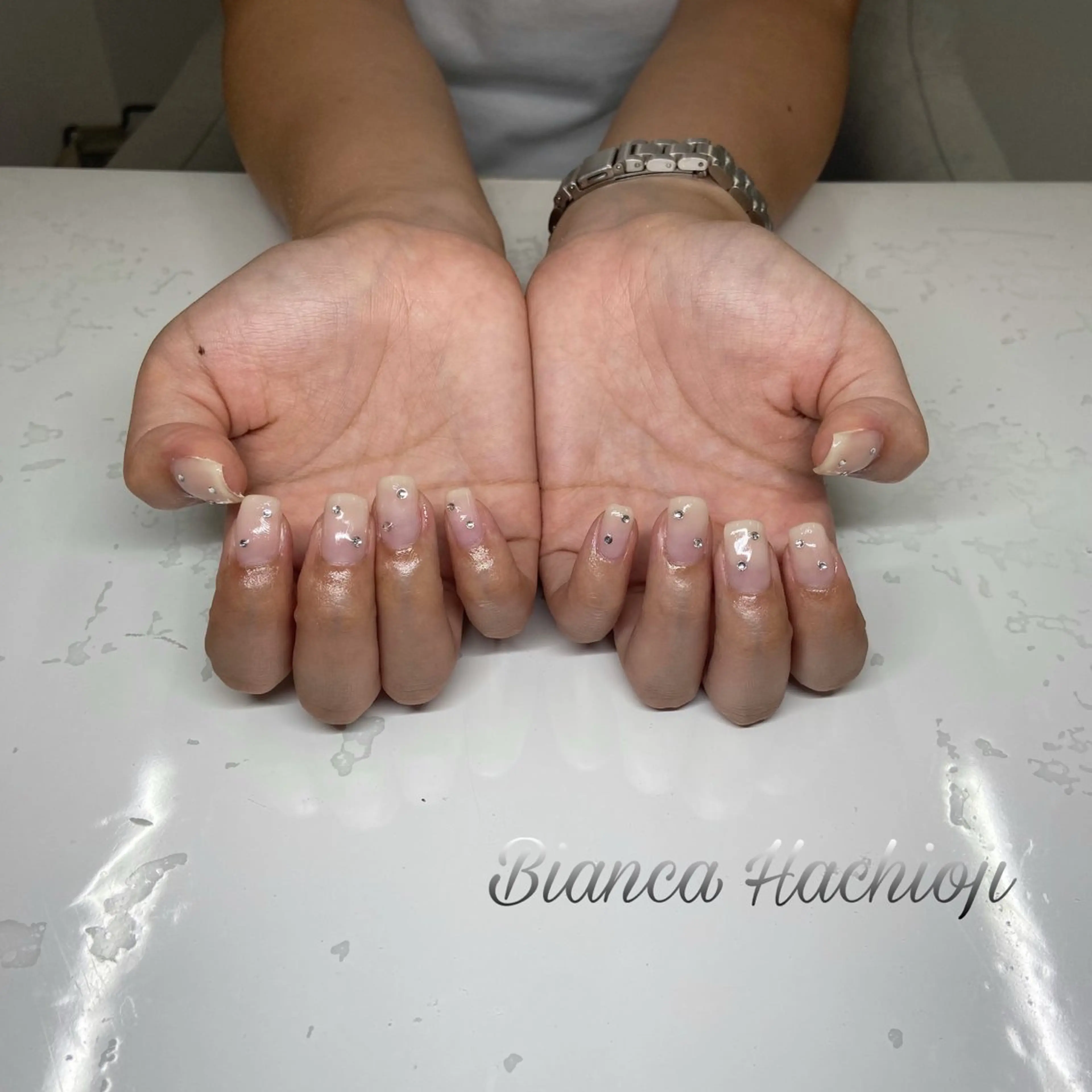 ネイル ストーンネイル ハンドネイル Bianca 若松 颯菜のネイルデザイン