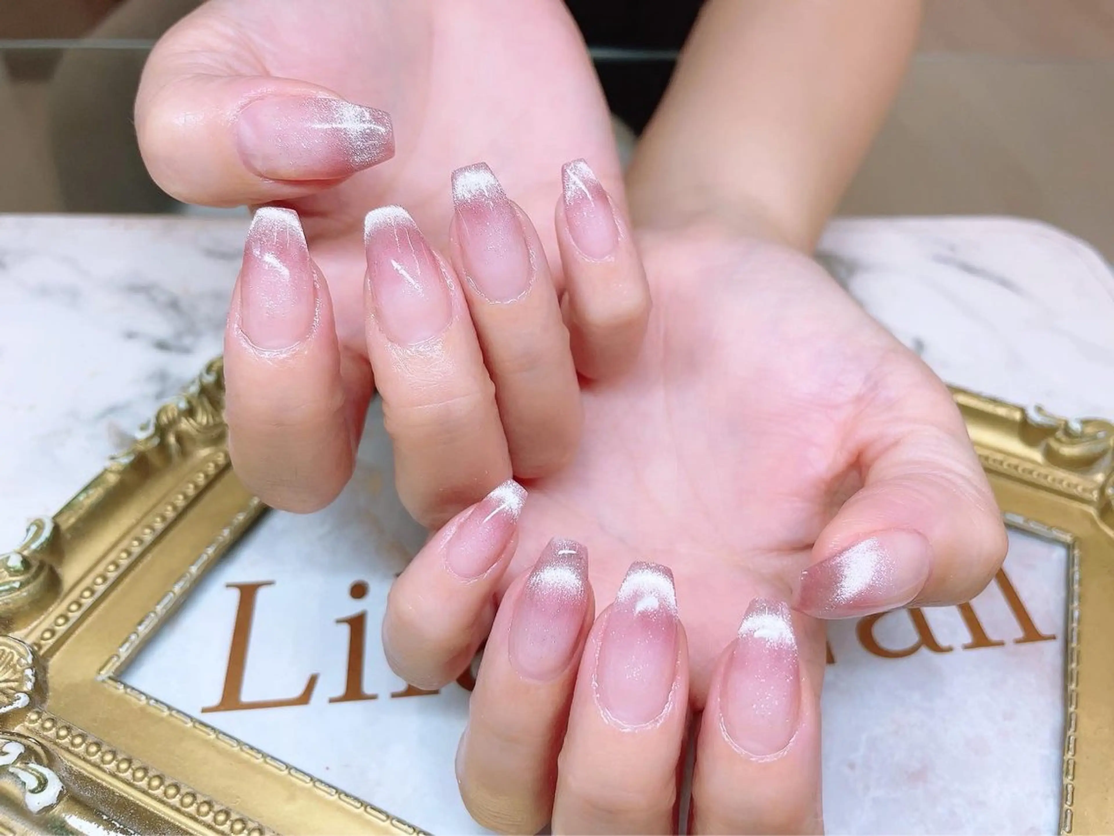ネイル チークネイル ジェルネイル グラデーション ハードジェル キラキラネイル Lilas Nailのネイルデザイン