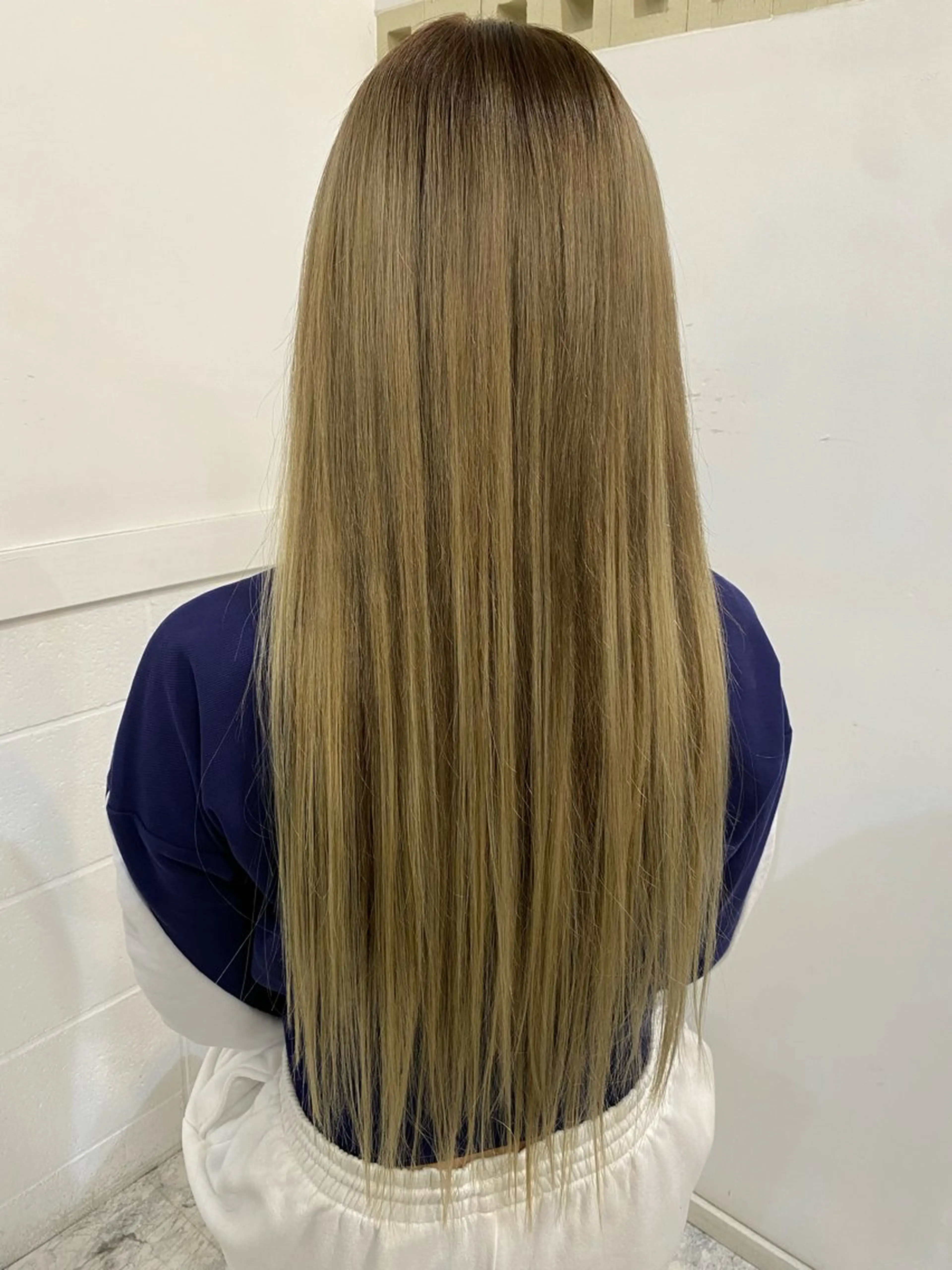 カラー バレイヤージュ シルバー エクステ BRAS ナカガワのヘアスタイル