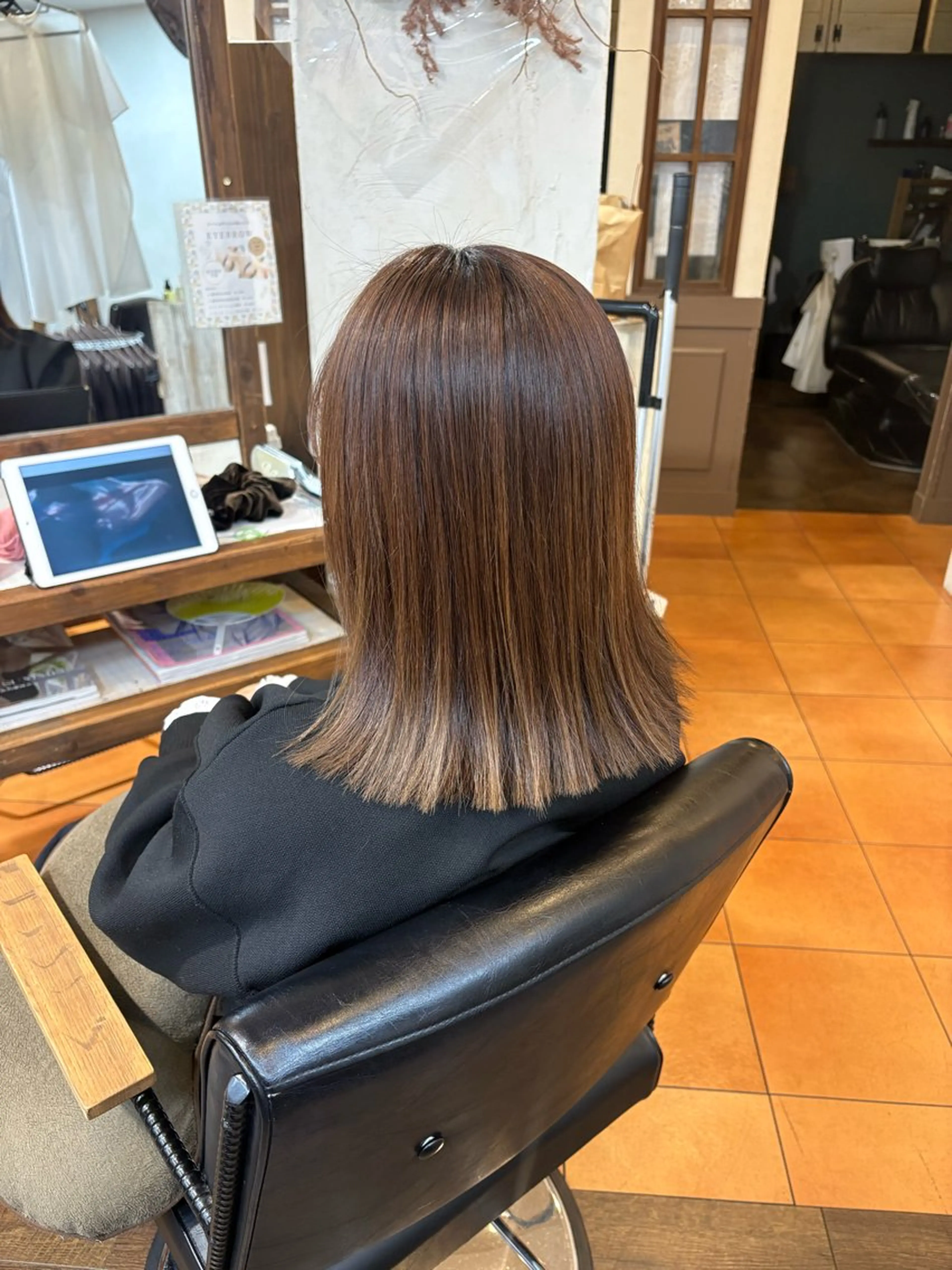 ミディアム カット ヘアカラー 元山 透明感艶カラー 🌻レイヤーカットのヘアスタイル