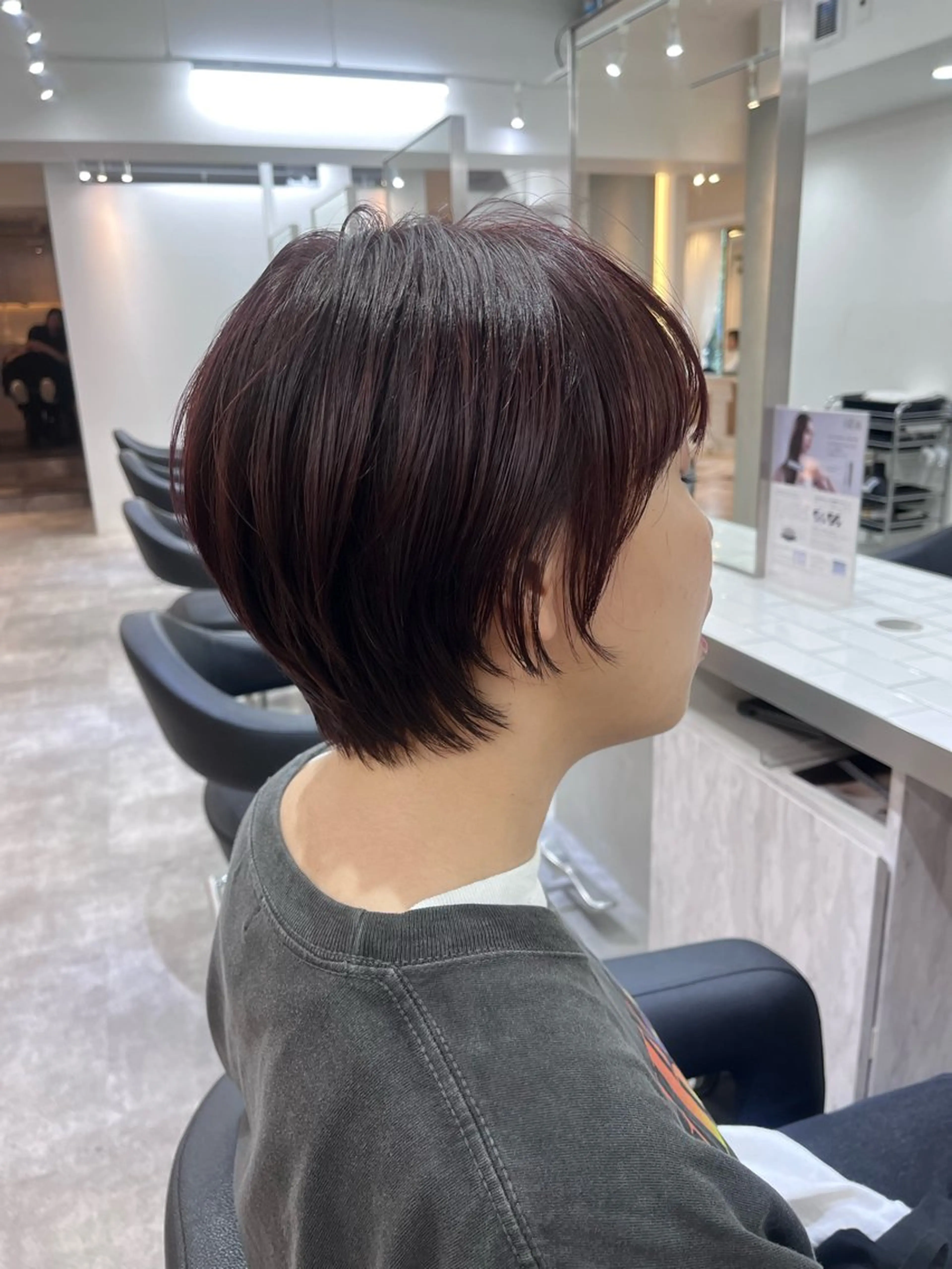 ショート カラー 丸みショート ショートヘア Ｖｉｏｔ  銀座 樋口 桃佳のヘアスタイル