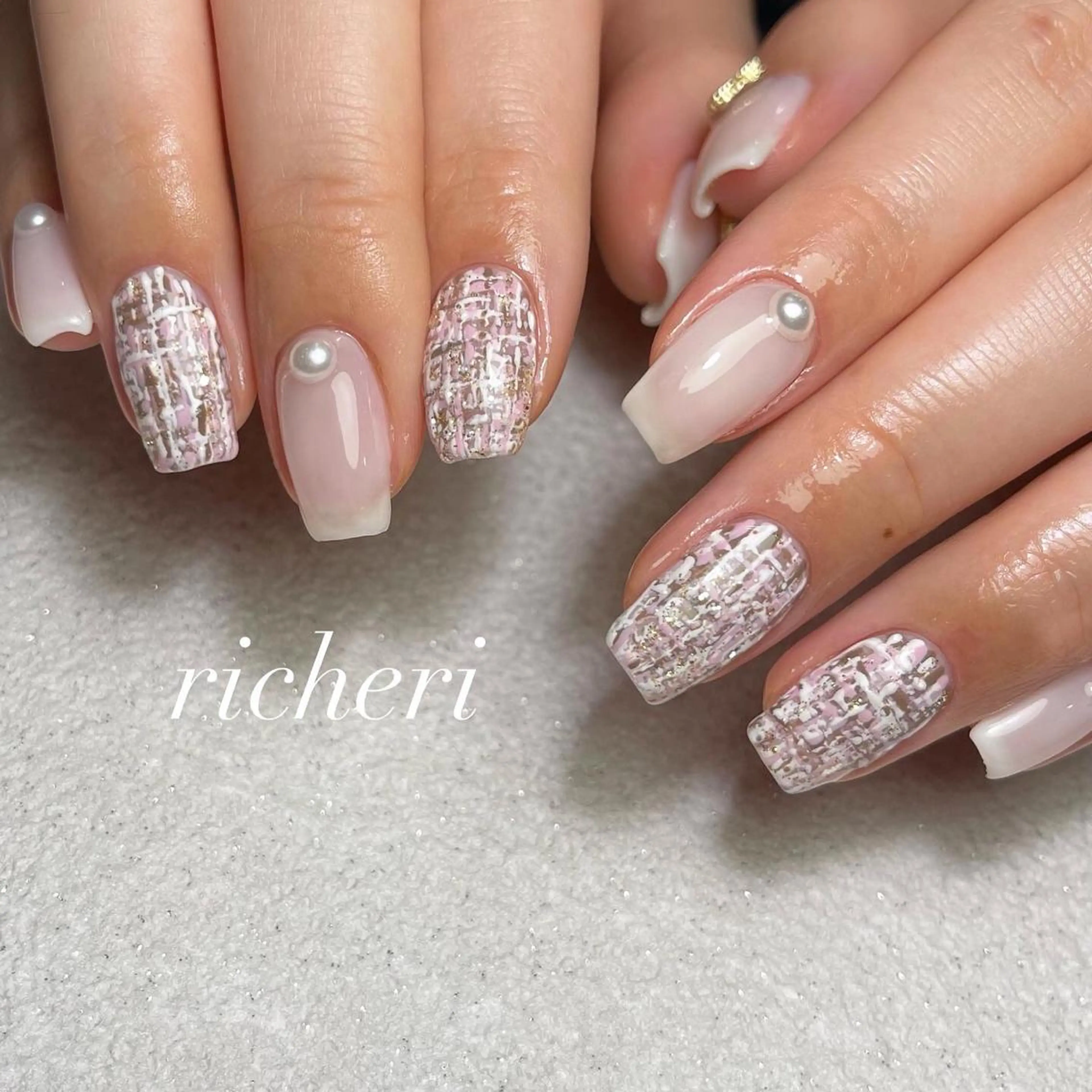 ミディアム ネイル 韓国風ヘア アートネイル フレンチネイル ジェルネイル 韓国ネイル richeri beautyのエステ・リラクイメージ