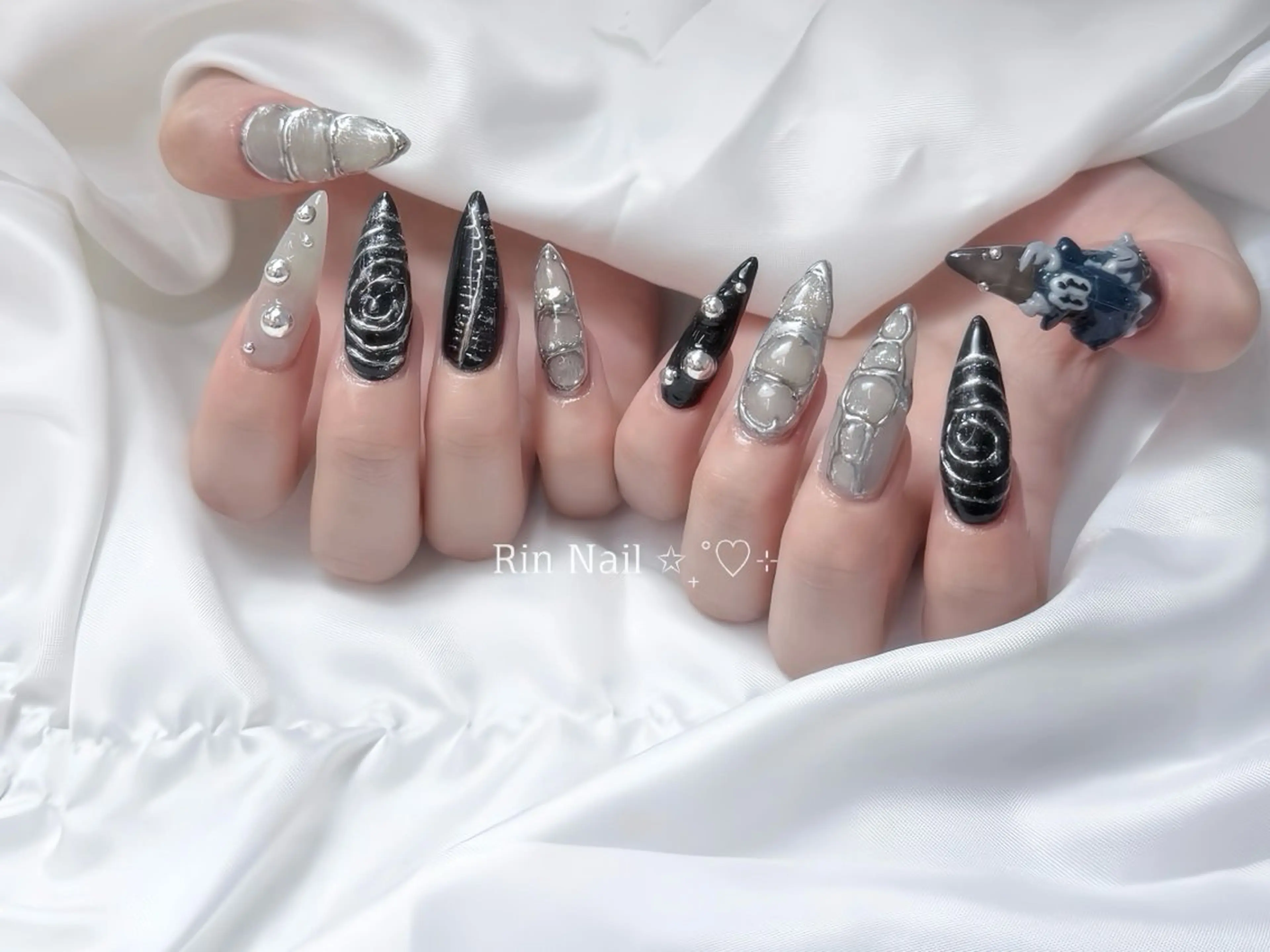 ネイル ボルドー フレンチネイル グラデーション キラキラネイル 韓国ネイル ハンドネイル Rin Nail Shinokuboのネイルデザイン