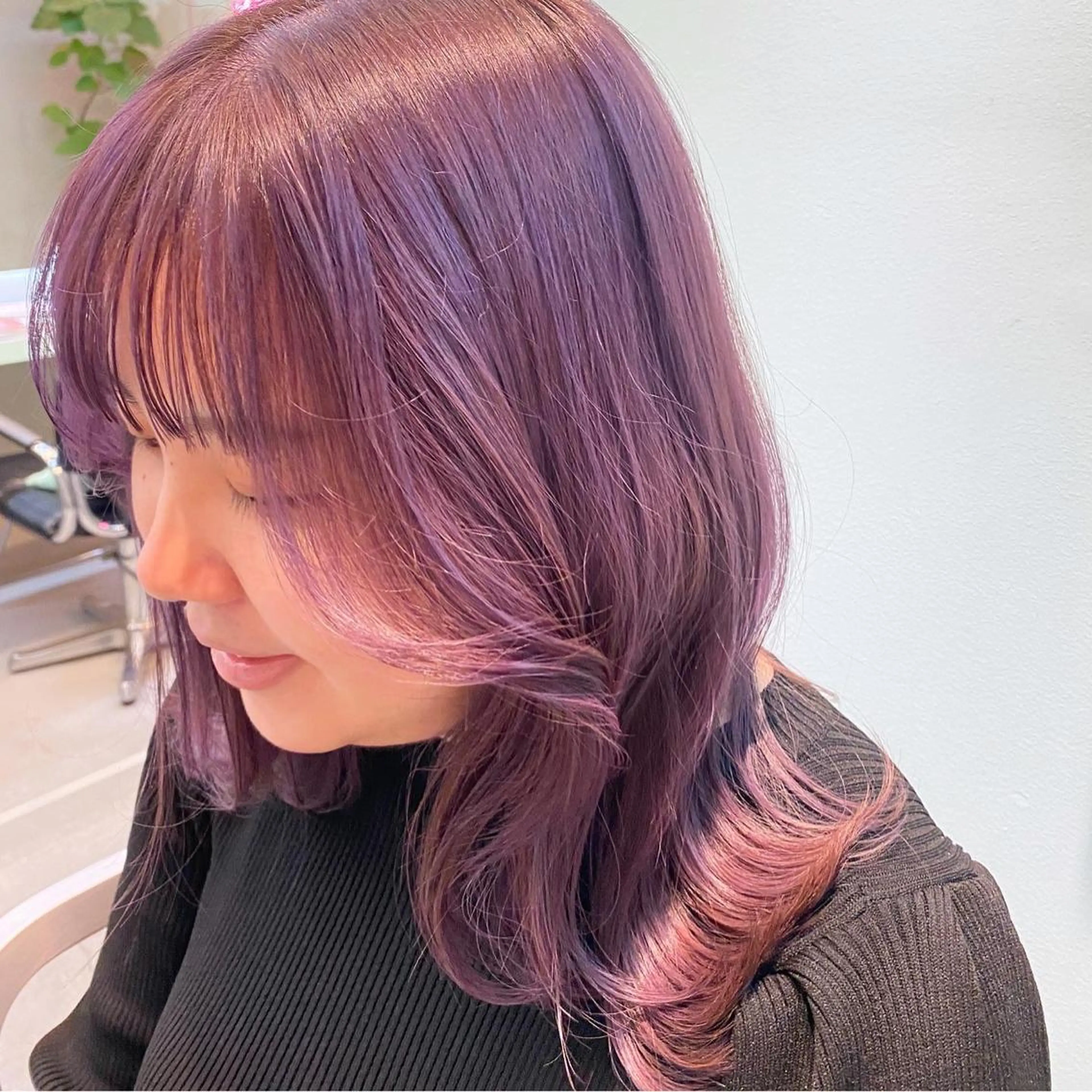 ミディアム カラー 岡野 静華のヘアスタイル