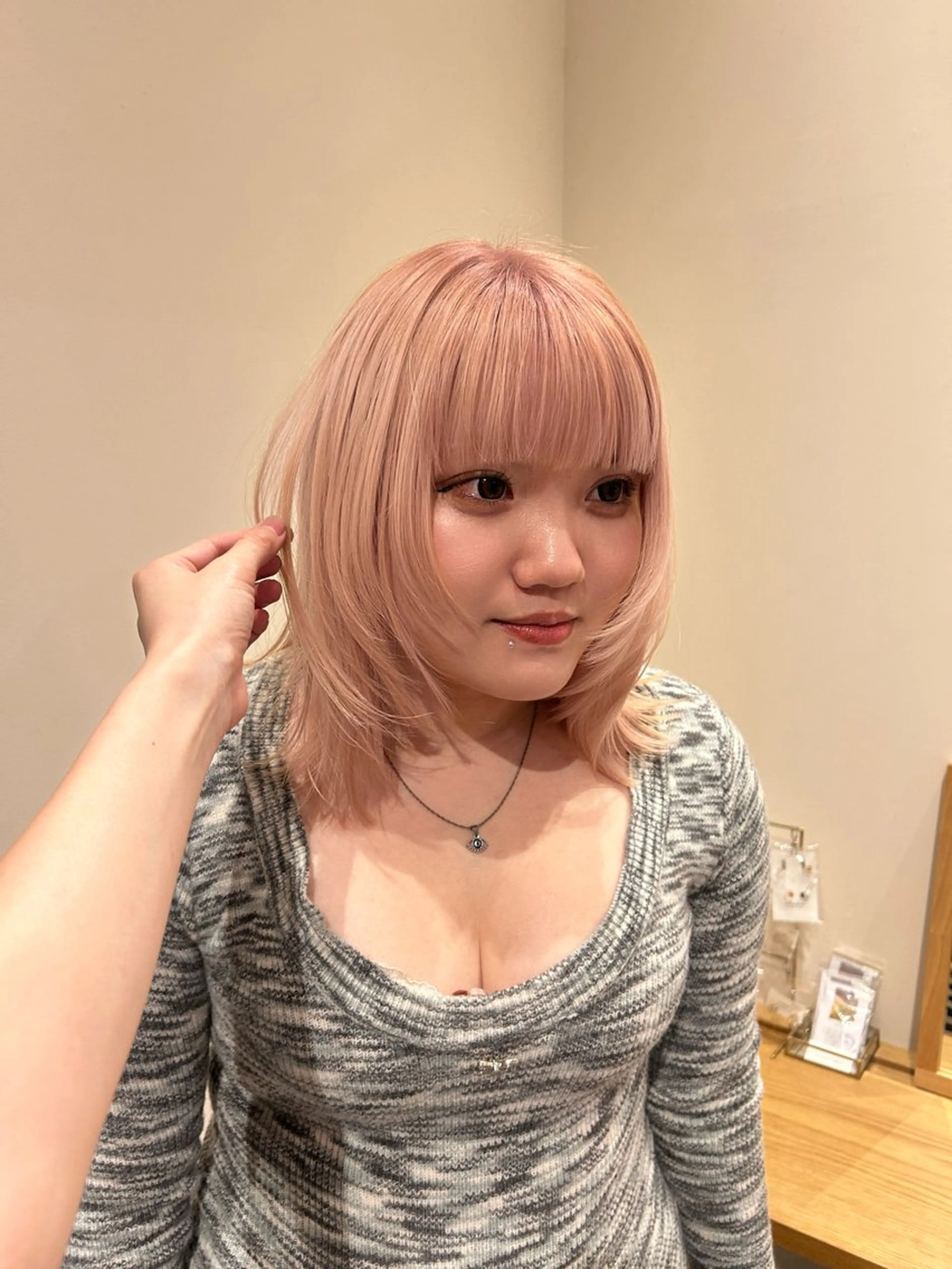 ミディアム カラー ヘアカラー ENIF ツキのヘアスタイル