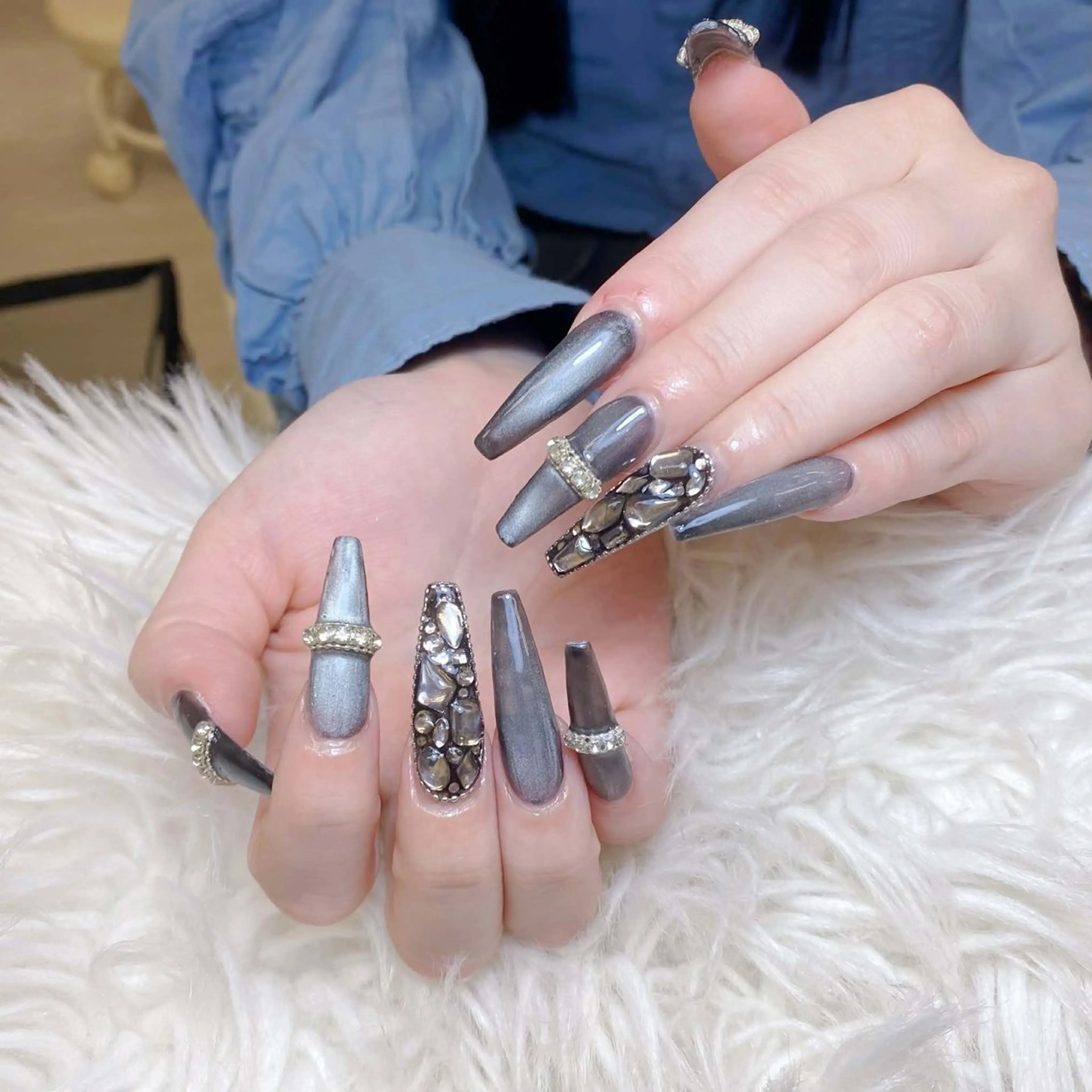 ネイル ハンドネイル ミン ゴテゴテネイルのネイルデザイン