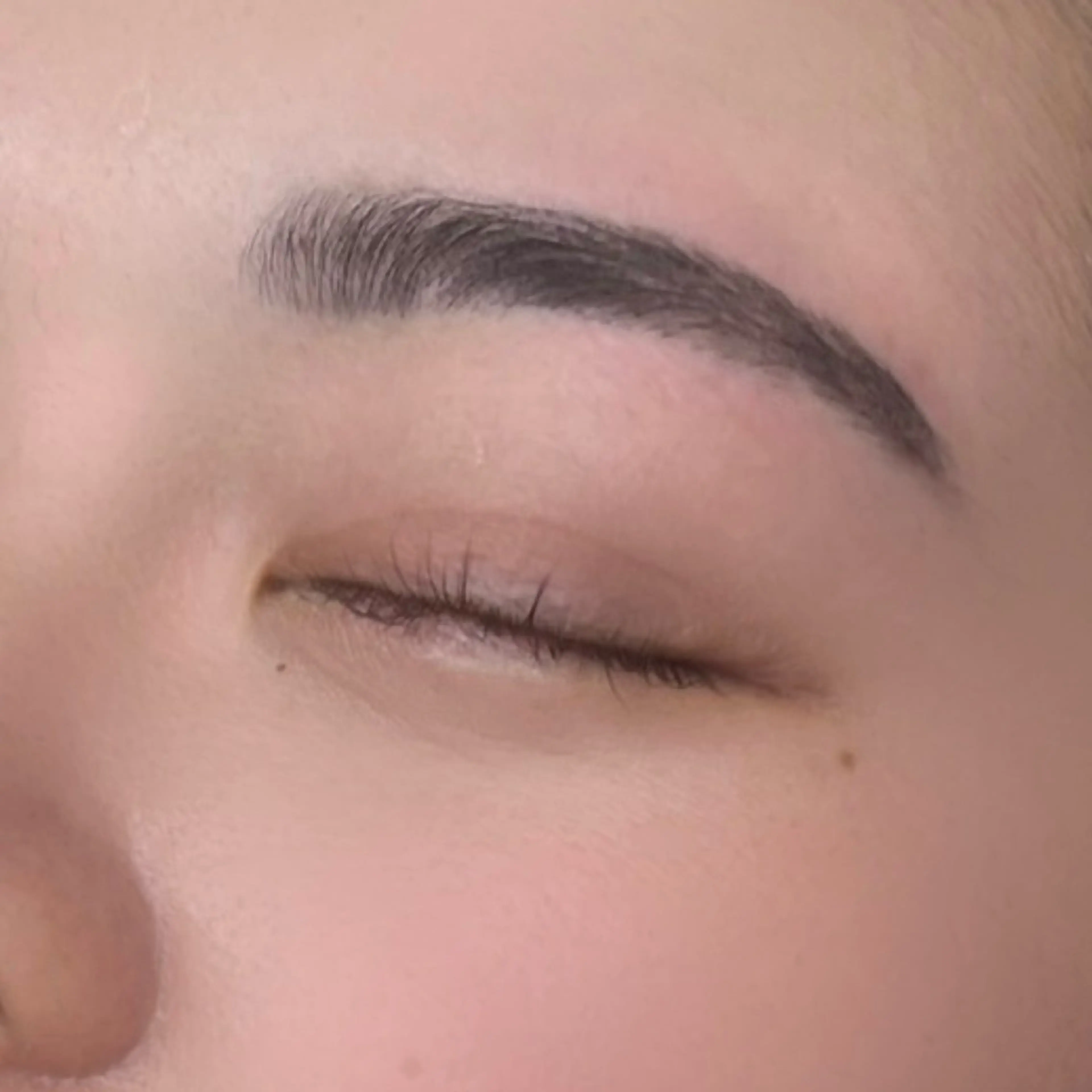 マツエク・マツパ 眉毛専門サロン🩶 LUMICIA池袋の眉毛・アイブロウイメージ