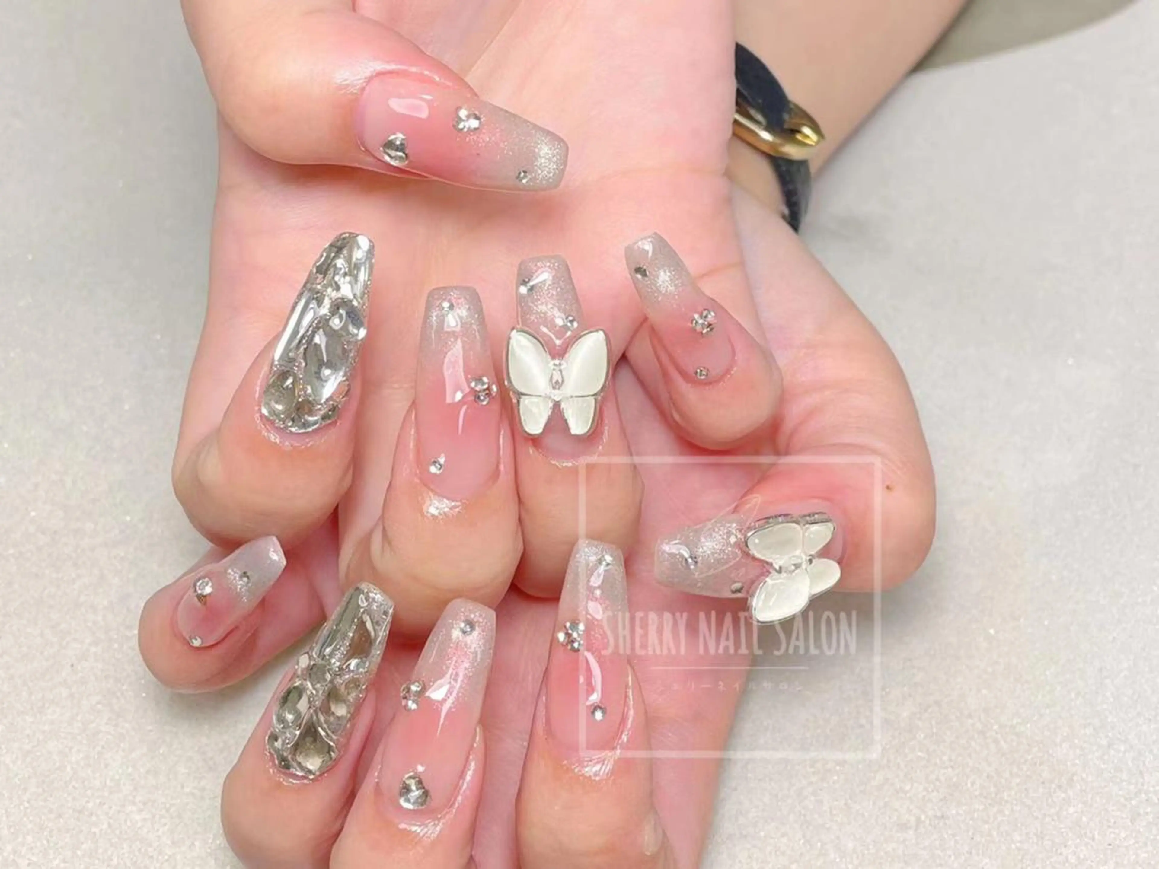 ネイル チークネイル 長さ出し ジェルネイル グラデーション 氷ネイル・うるうるネイル moe自宅ネイルサロン所属・萌 自宅ネイルサロンのネイルデザイン