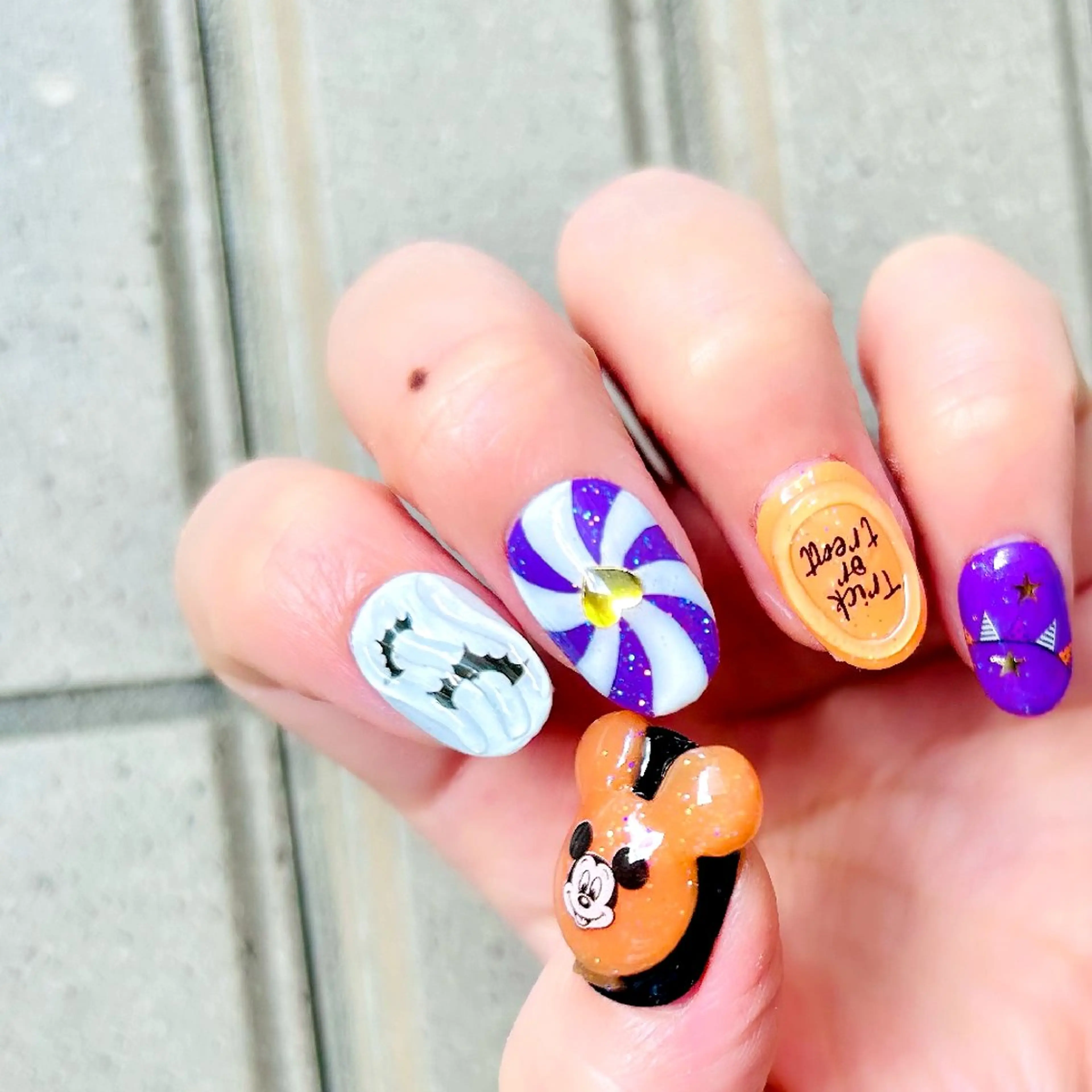 ネイル ジェルネイル パラジェル ストーンネイル muum_nail 新宿2分 三丁目1分のネイルデザイン