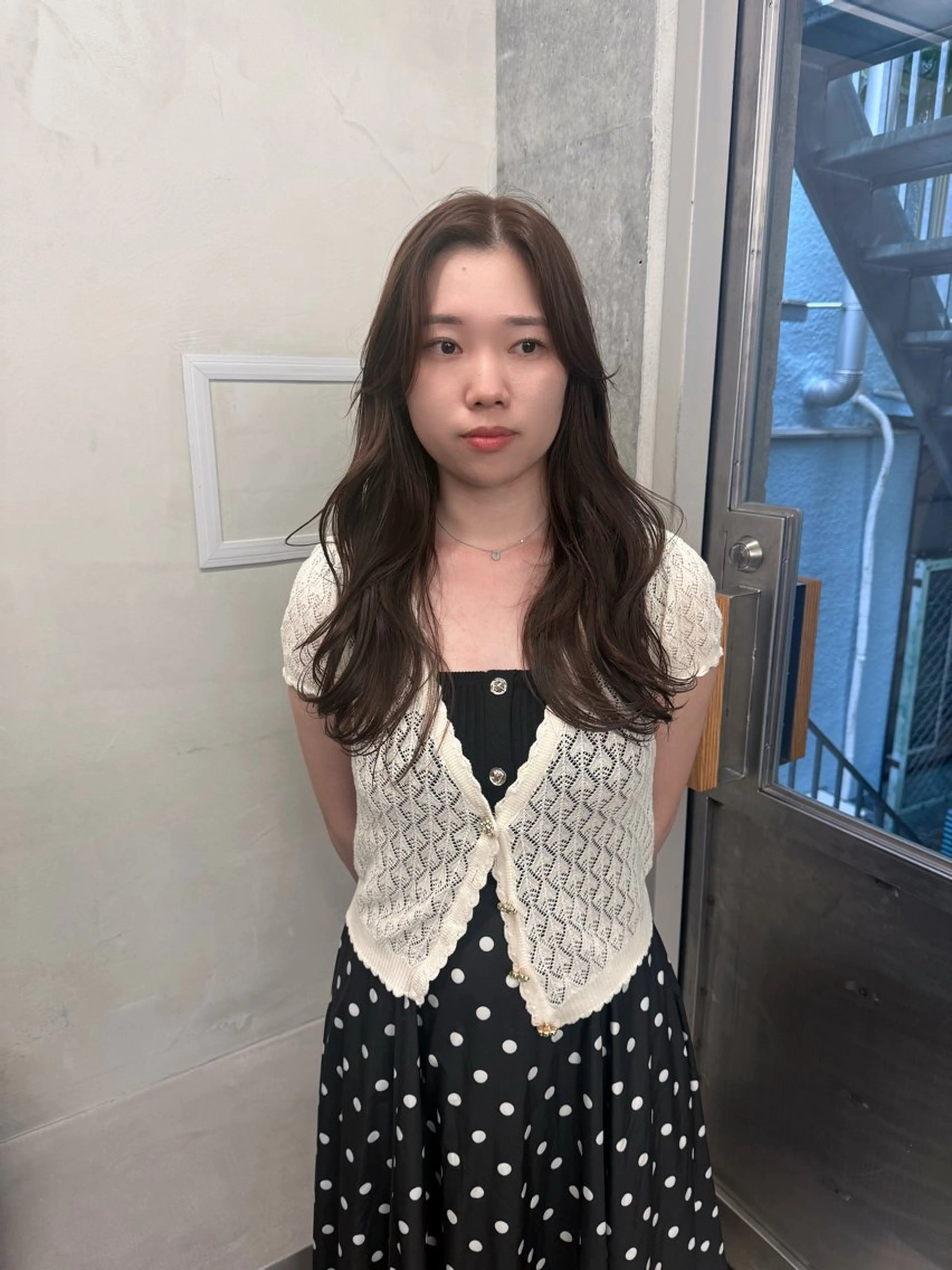ロング カラー ロングレイヤー アッシュ ベージュカラー ブリーチ 透明感カラー カット ヘアカラー トリートメント 誰より丁寧なカット/ 小林輝/レイヤーのヘアスタイル