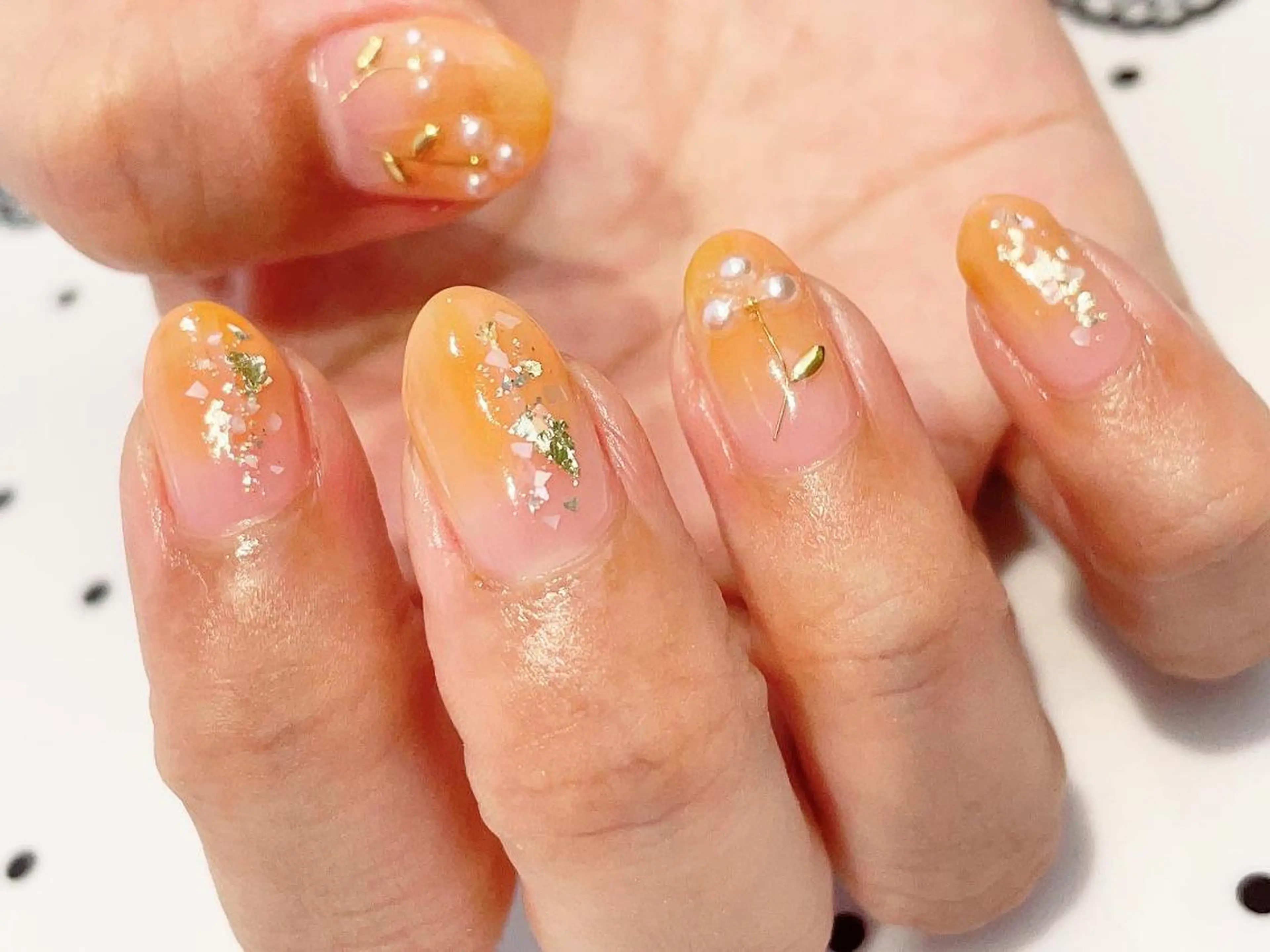 ネイル マツエク・マツパ カラーマツエク まつげパーマ ボリュームラッシュ ジェルネイル グラデーション 髙橋 敦子のネイルデザイン