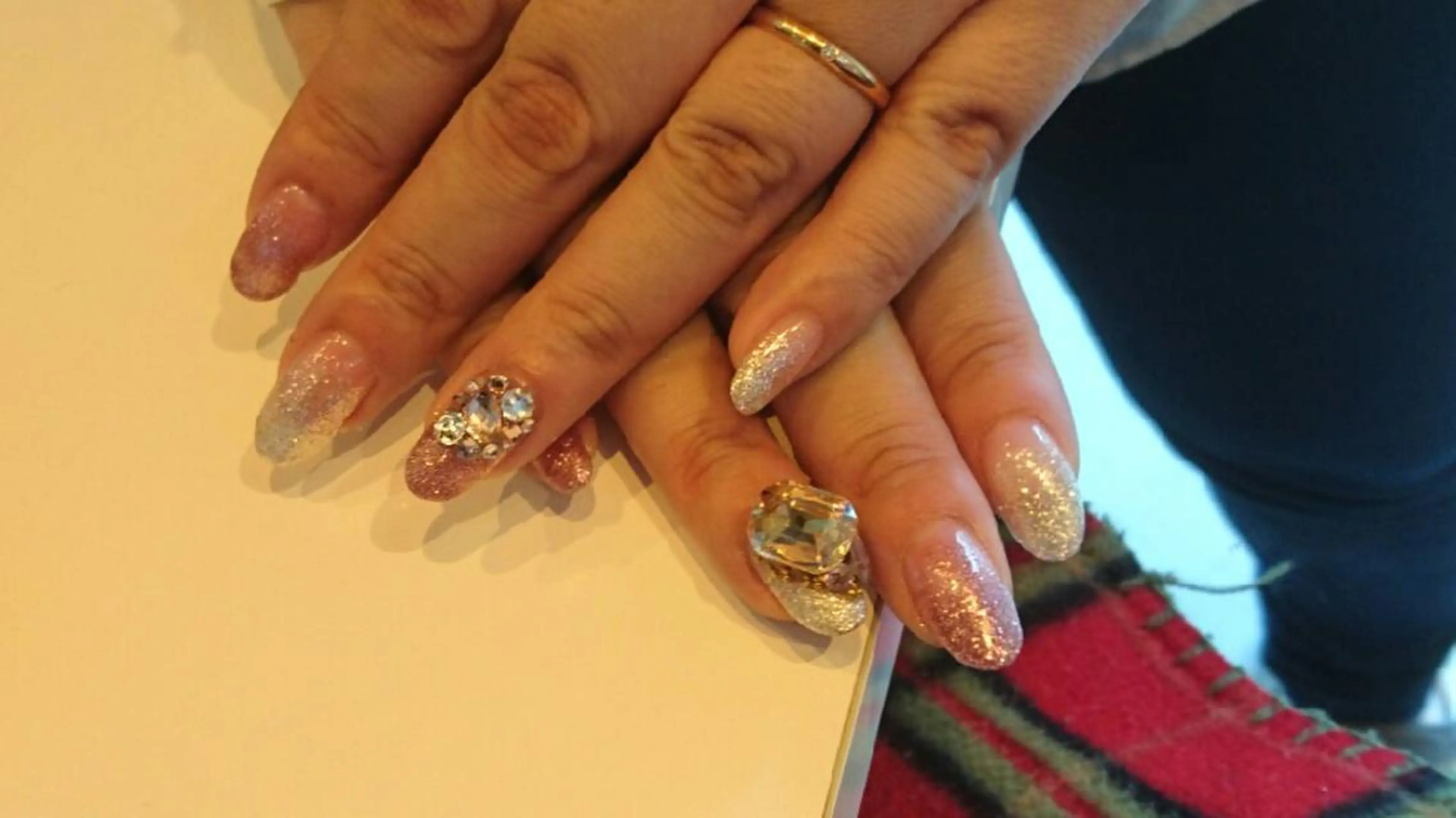 ネイル グラデーション ラメ(グリッター) ラメグラデーション 石江 実希のネイルデザイン