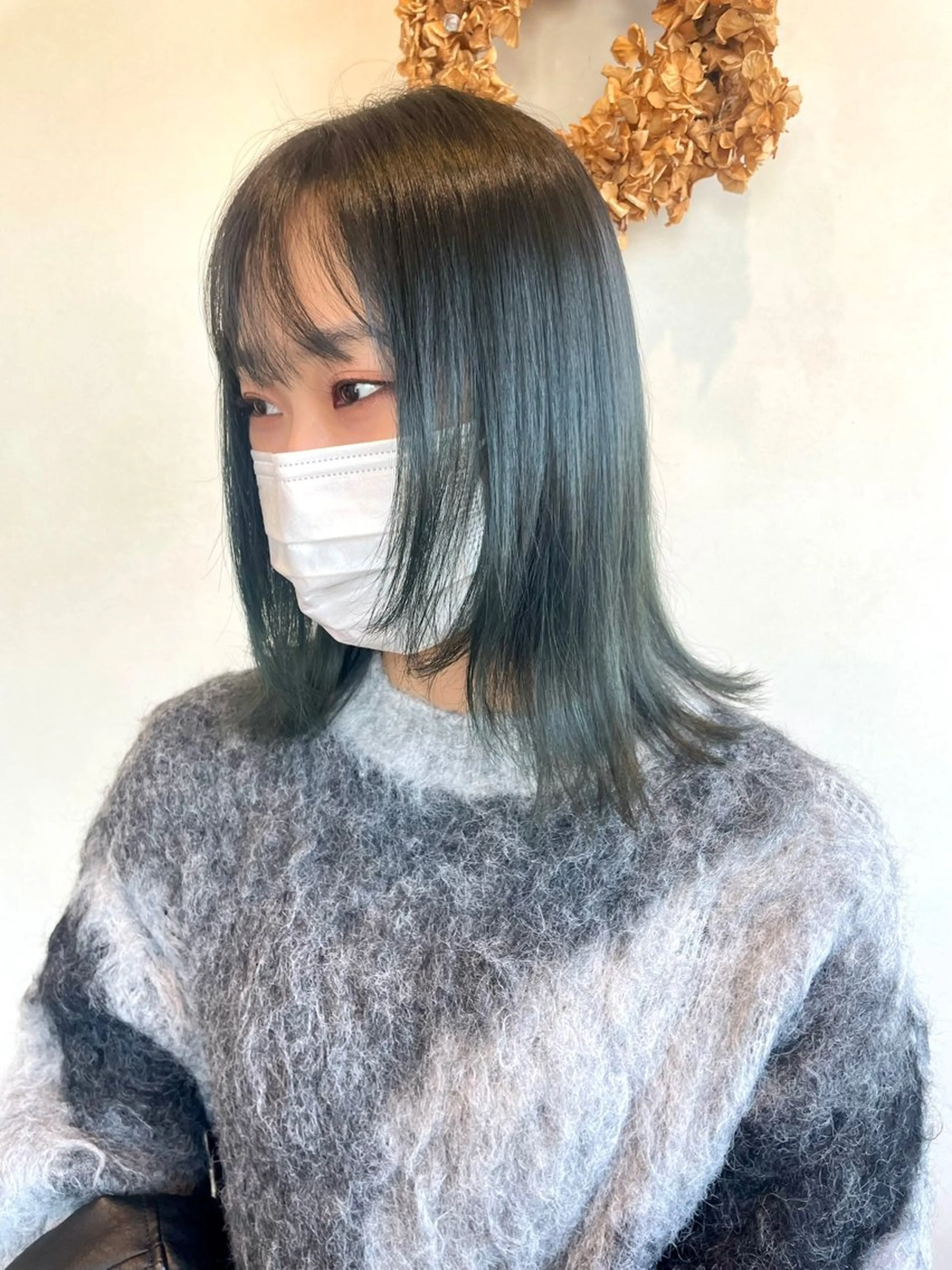 ミディアム 横田 愛梨のヘアスタイル