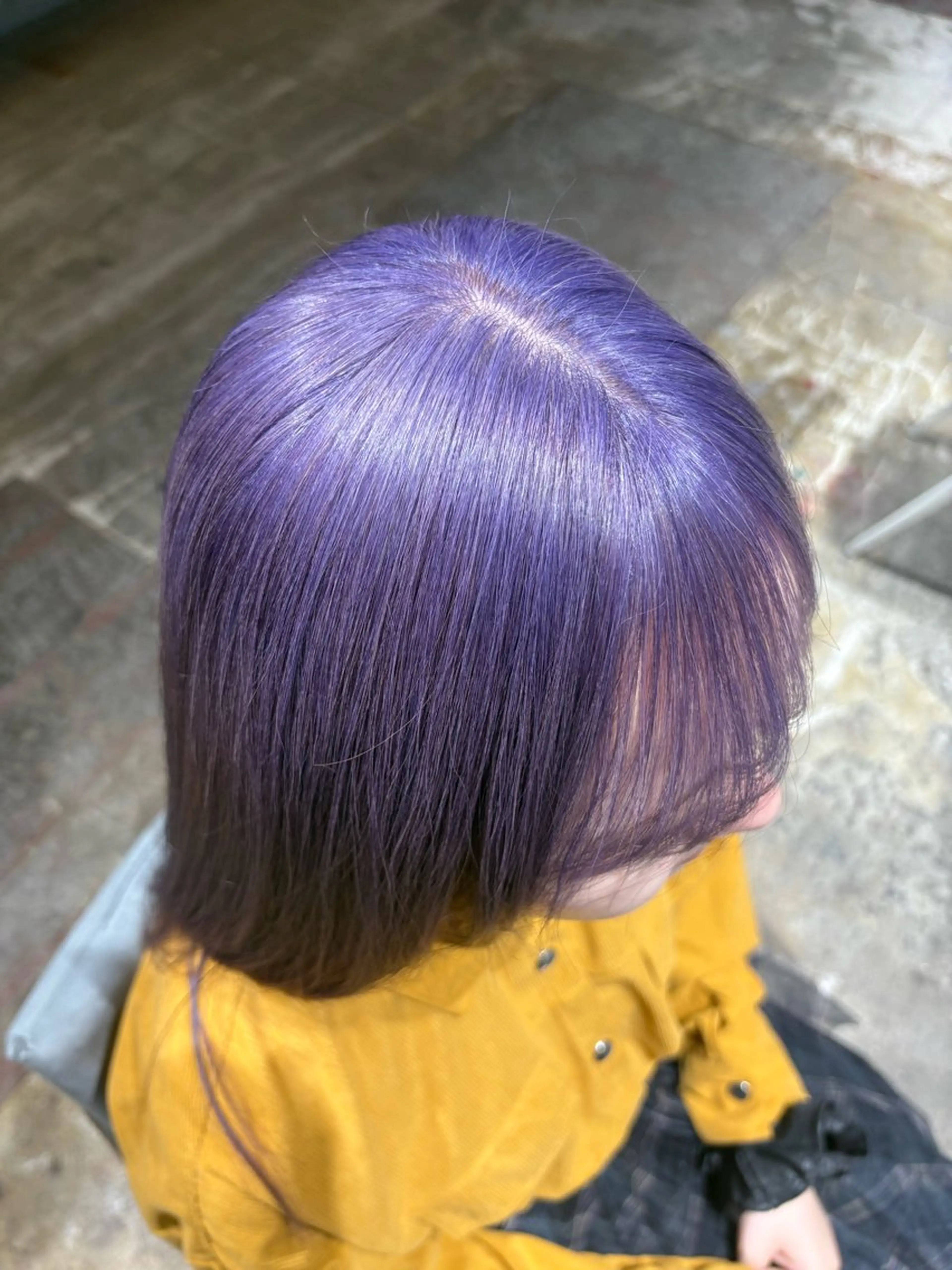 ミディアム カラー アッシュ ブリーチ ラベンダーカラー ラベンダーアッシュ シルバー ヘアカラー 玉置 七海のヘアスタイル