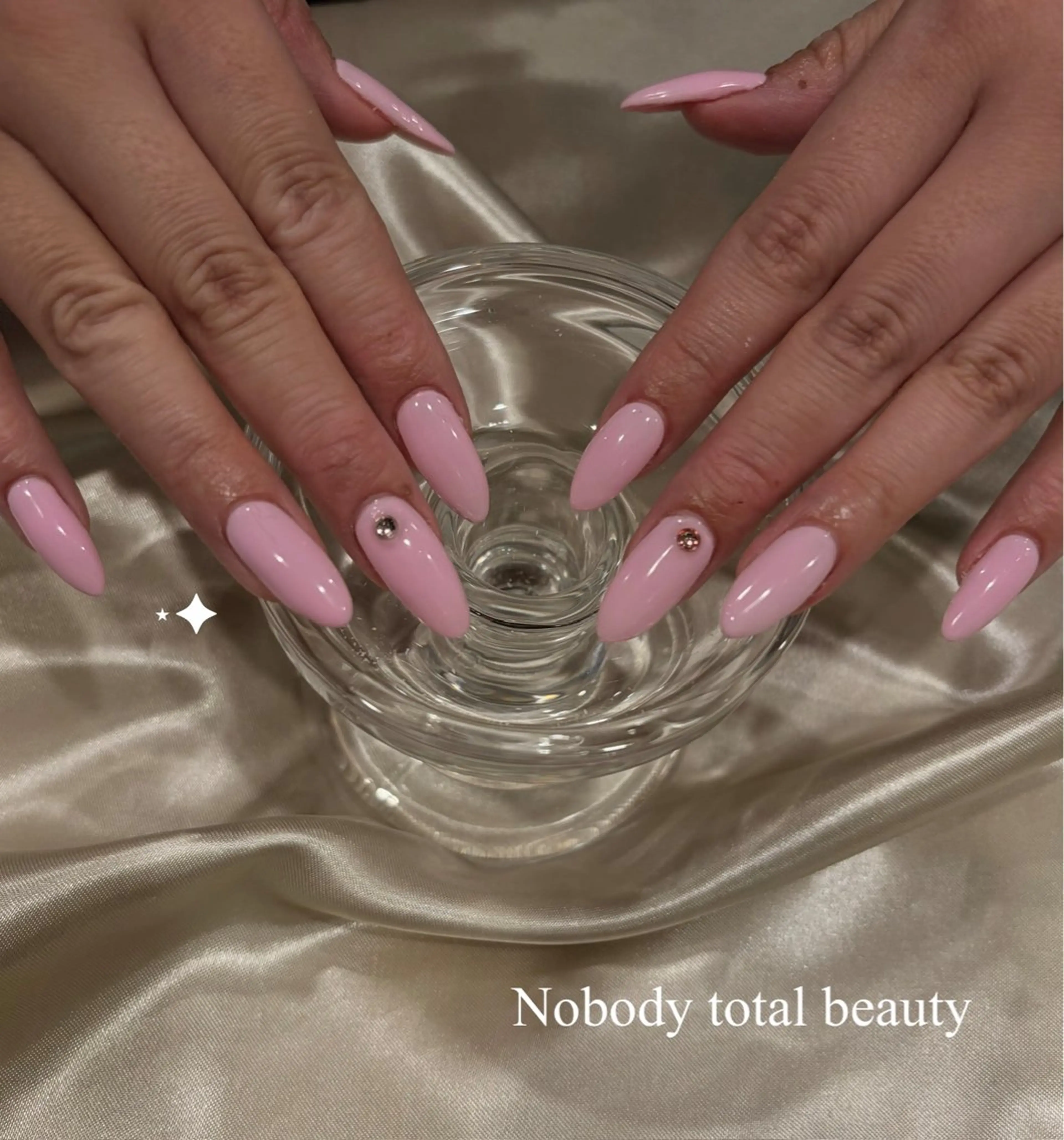 ネイル キラキラネイル ハンドネイル Nobody_ Ayaneのネイルデザイン