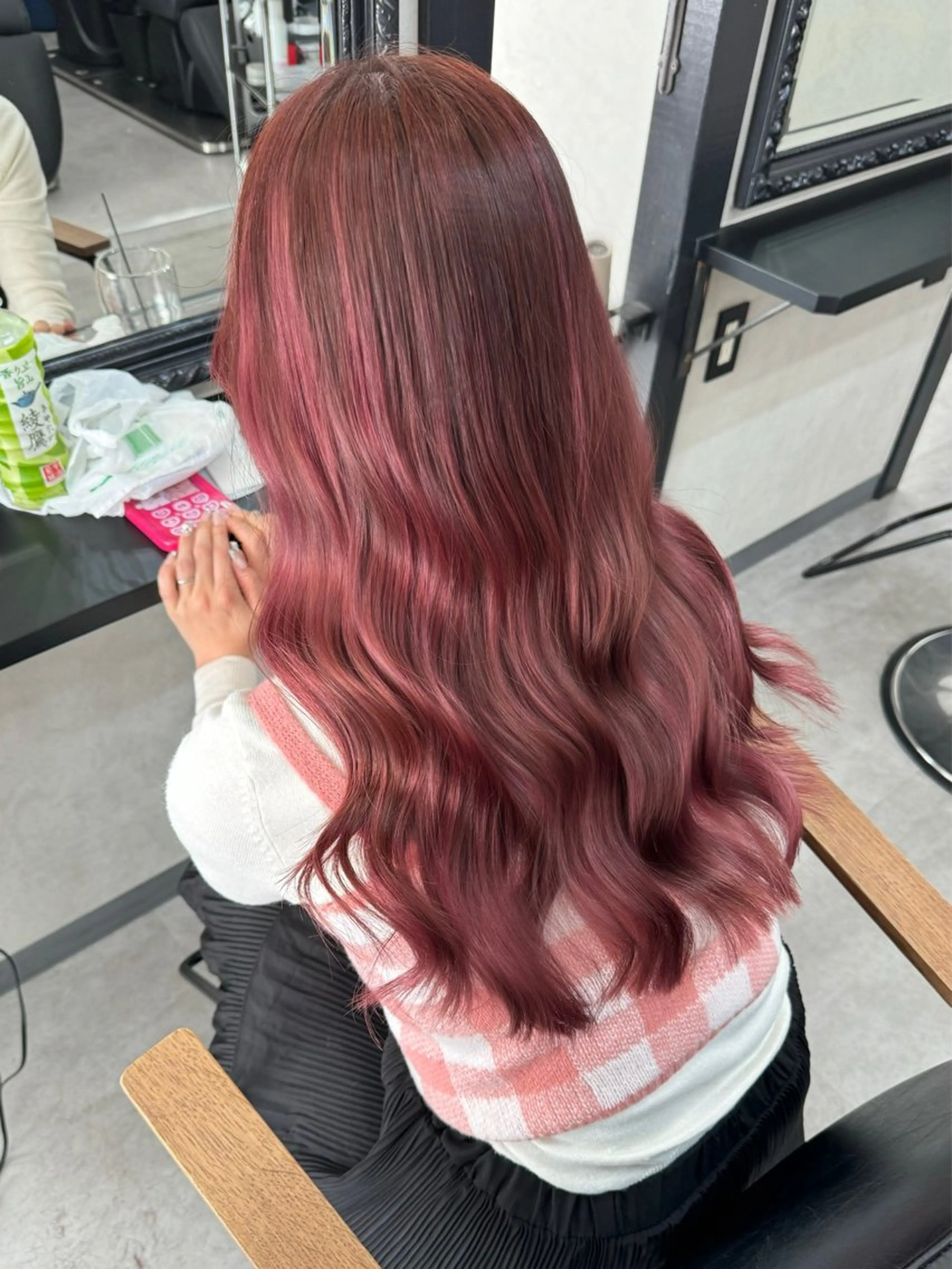 ロング カラー ベージュカラー ブリーチ グレージュ ブリーチなしカラー 顔周りカット カット ヘアカラー トリートメント 井本翔太.髪質改善. ベージュ.グレージュのヘアスタイル