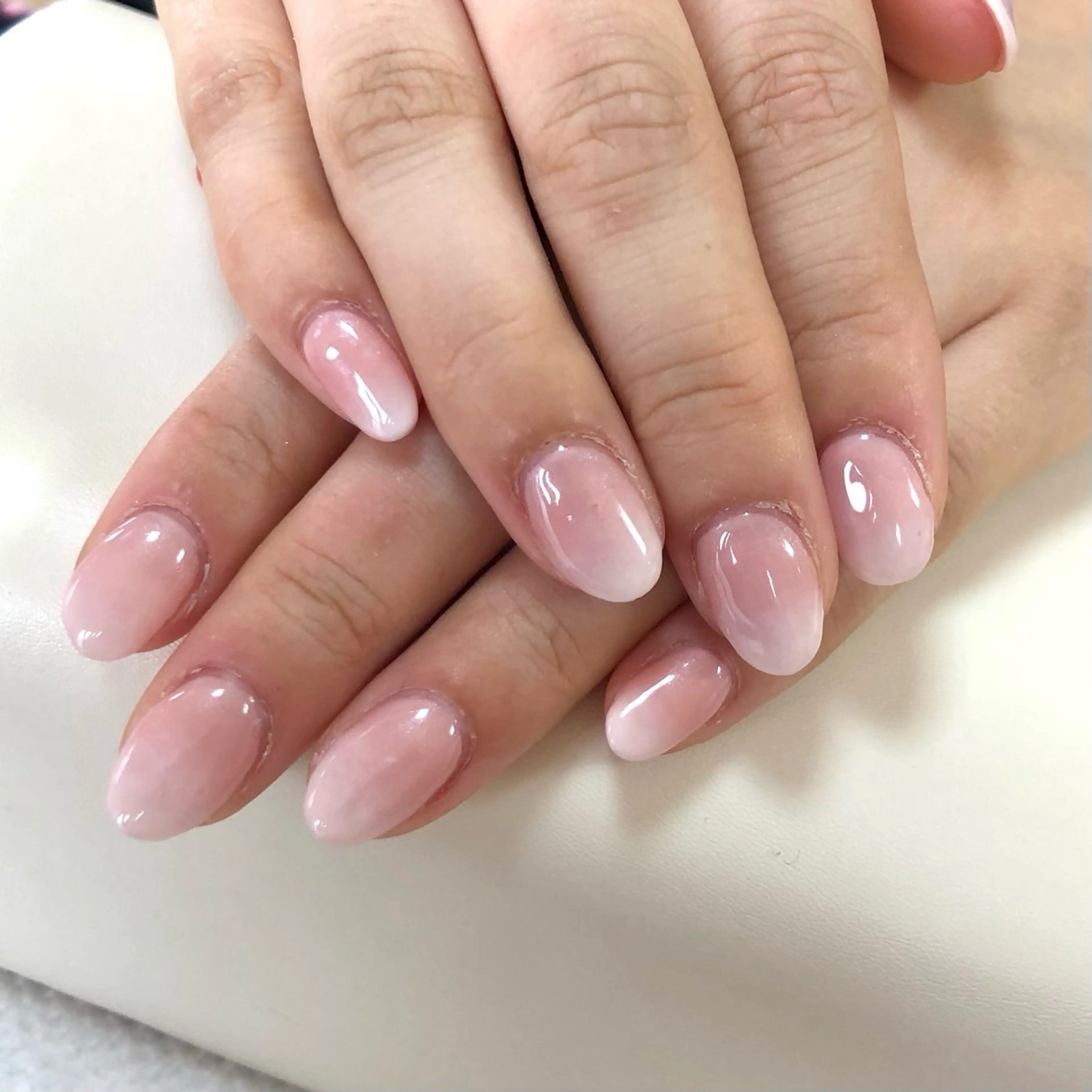 ネイル ピンク ホワイト ハンドネイル salon *meehoのネイルデザイン