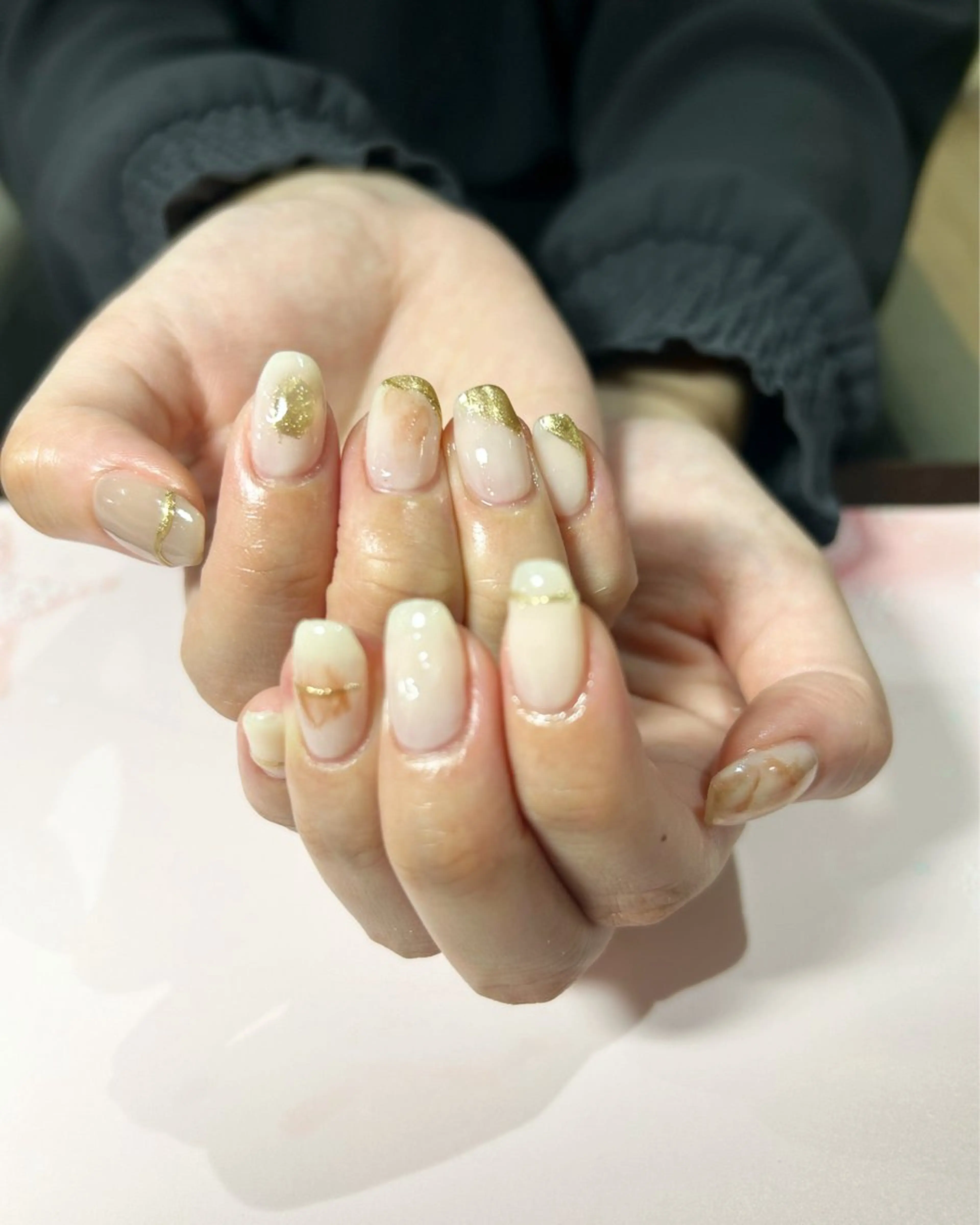 ネイル ニュアンスネイル ハンドネイル 吉野✨ ネイルデザイナー✨のネイルデザイン