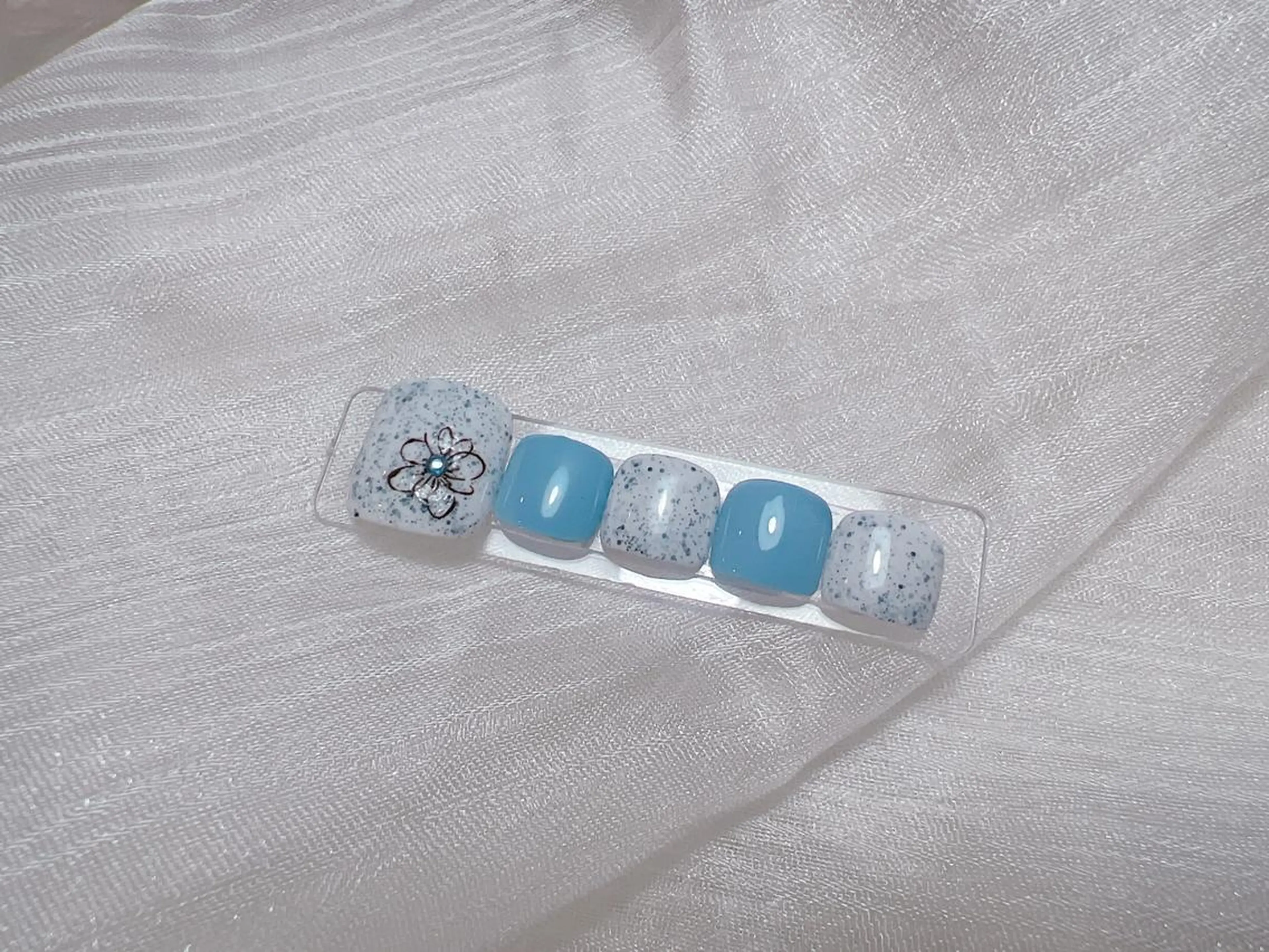 ネイル フットネイル ★未希★ ミキネイルサロン池袋のネイルデザイン