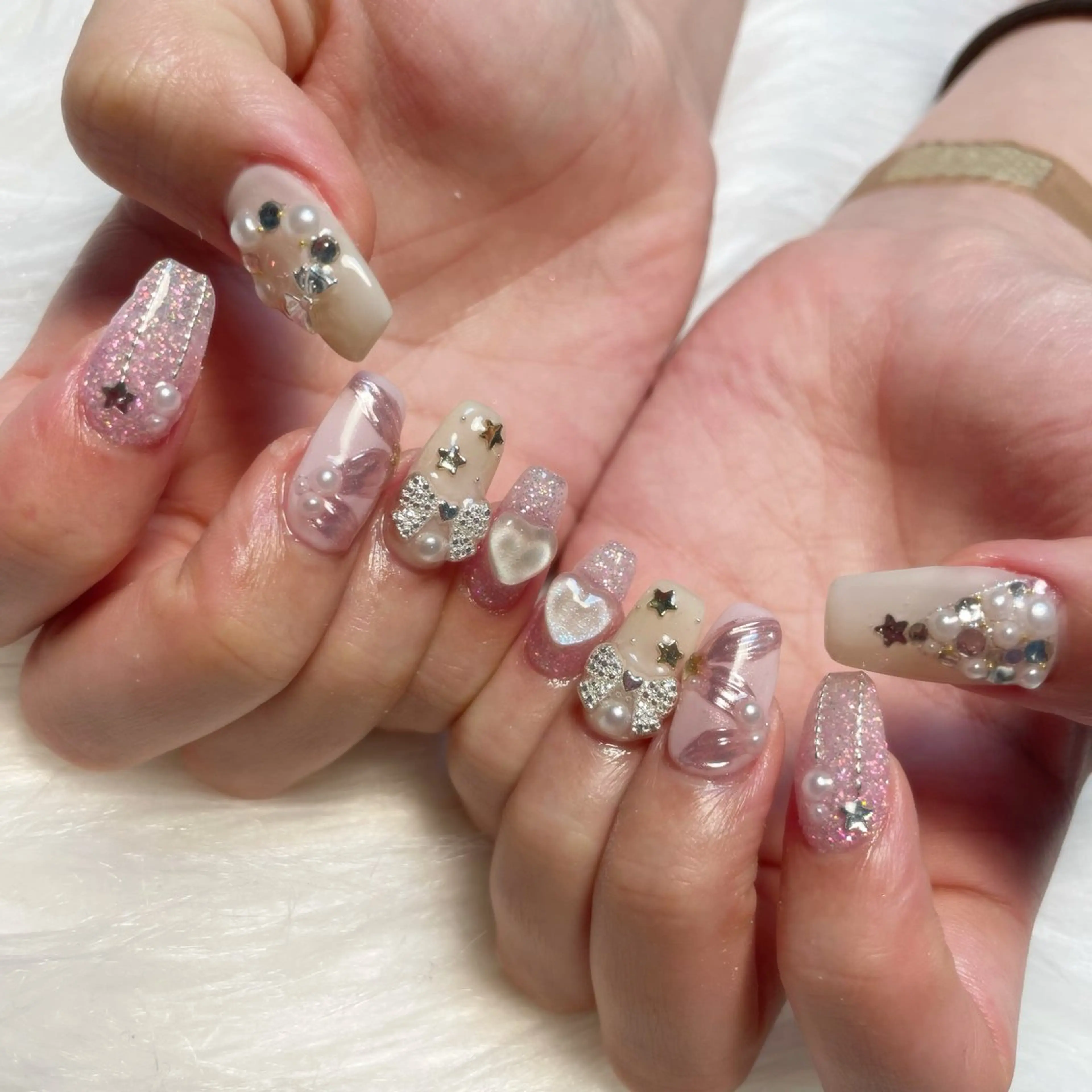 ネイル ハンドネイル ゴテゴテ💙ワンホン リオナのネイルデザイン