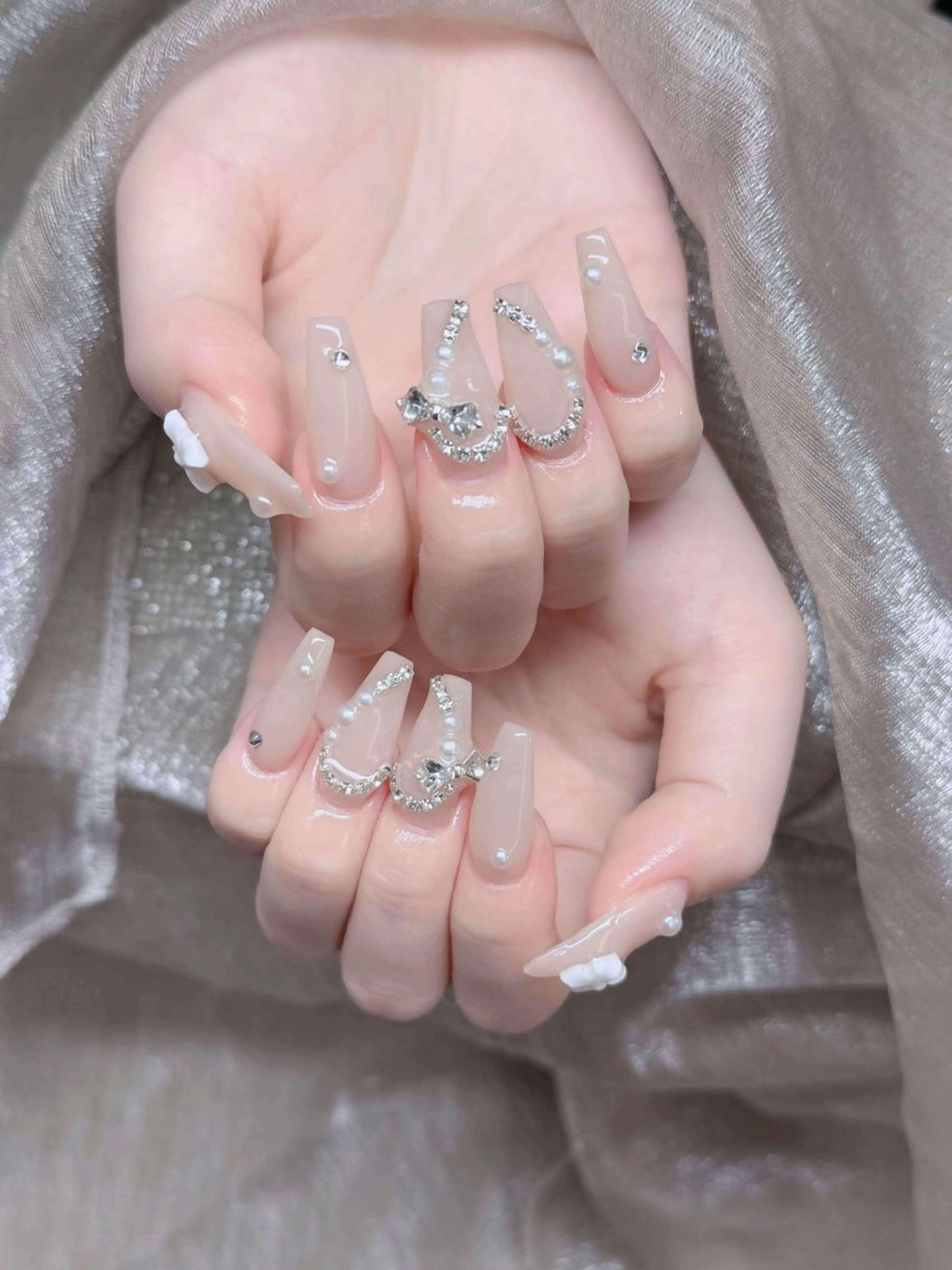 ネイル フレンチネイル ジェルネイル ガラスフレンチ ハロウィン ハート H.baby Nail Salonのネイルデザイン