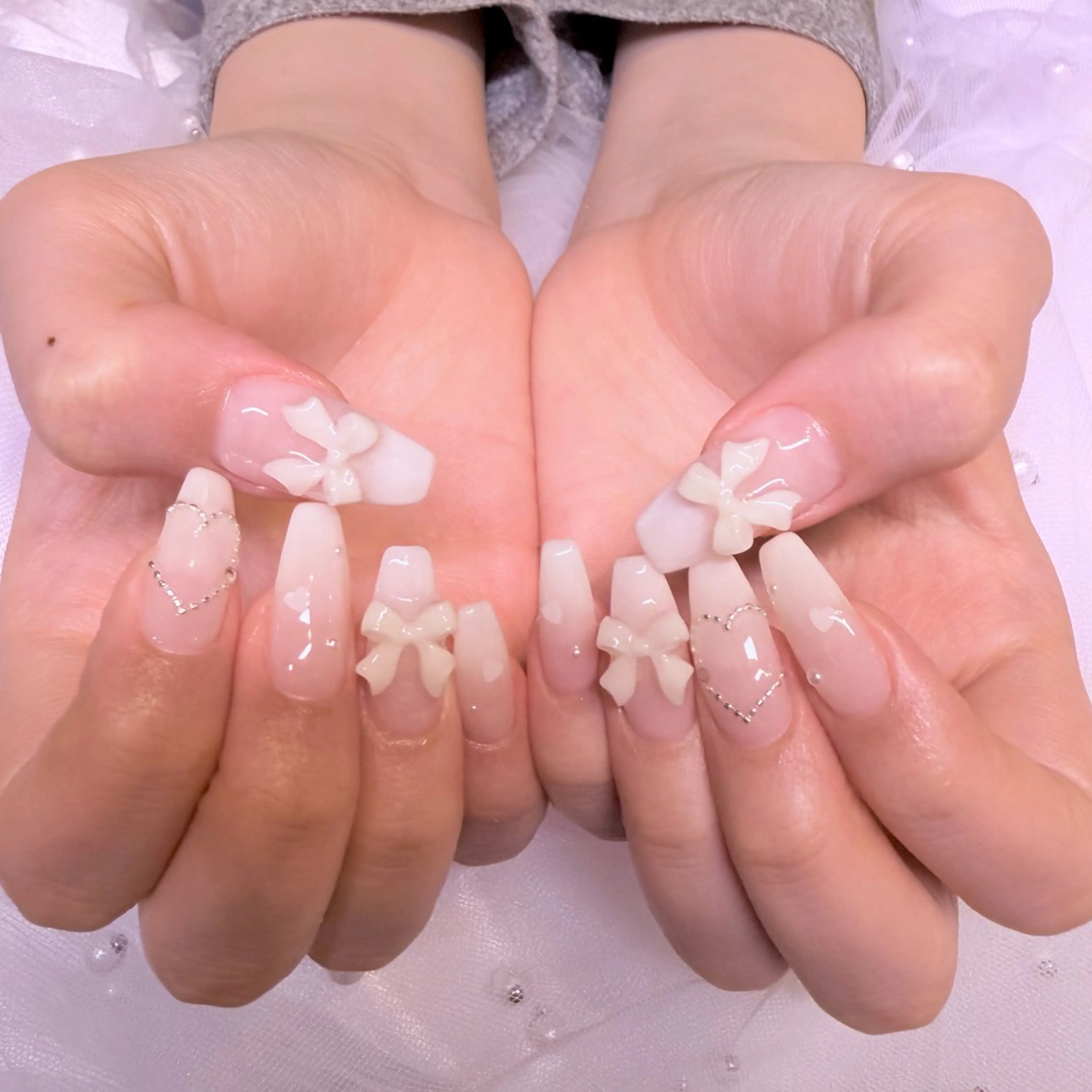 ネイル ホワイト ハンドネイル nail salon e'mu💐のネイルデザイン