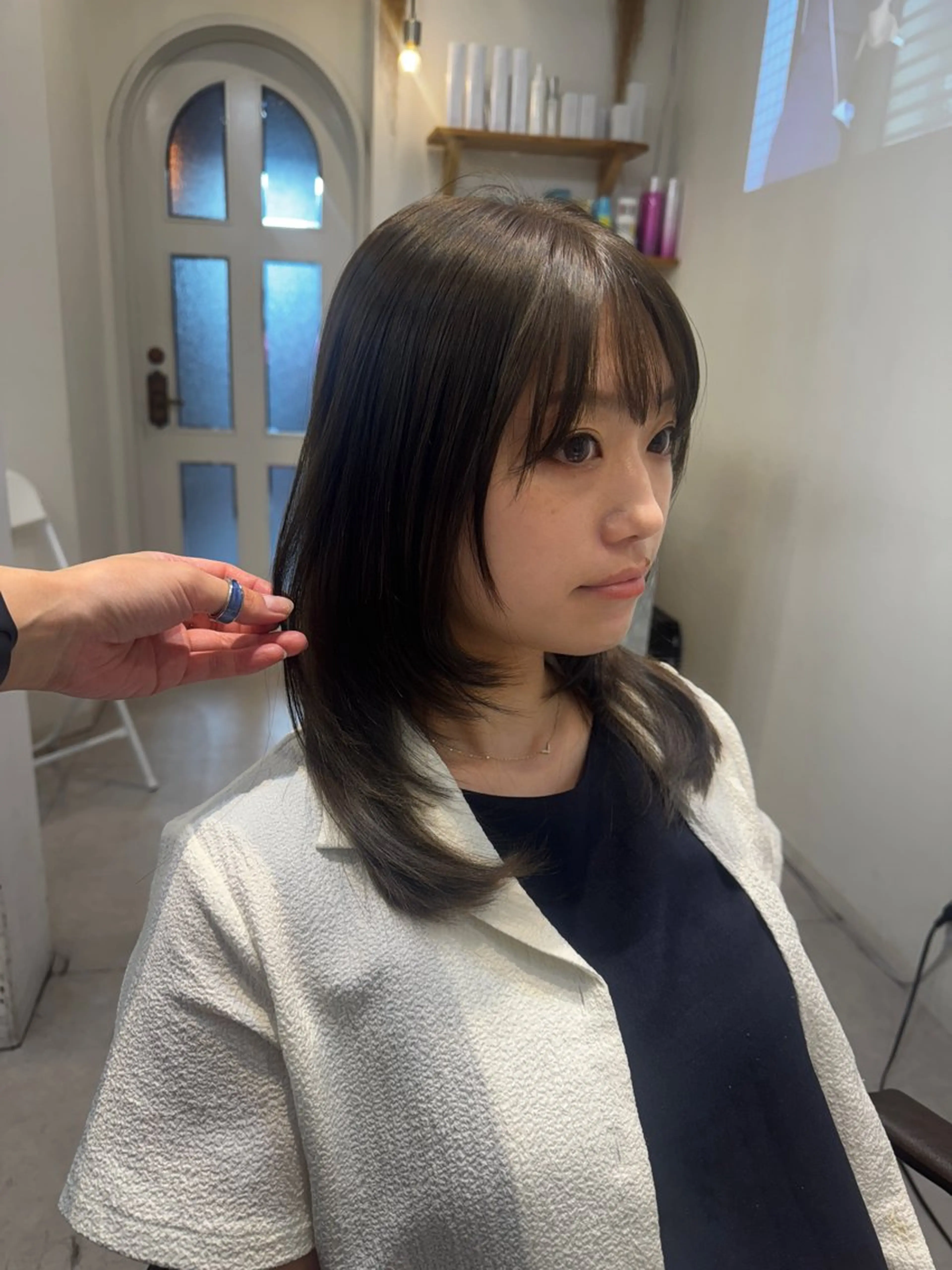 ミディアム カラー レイヤーカット トリートメント 似合う髪型が 分からない方へのヘアスタイル