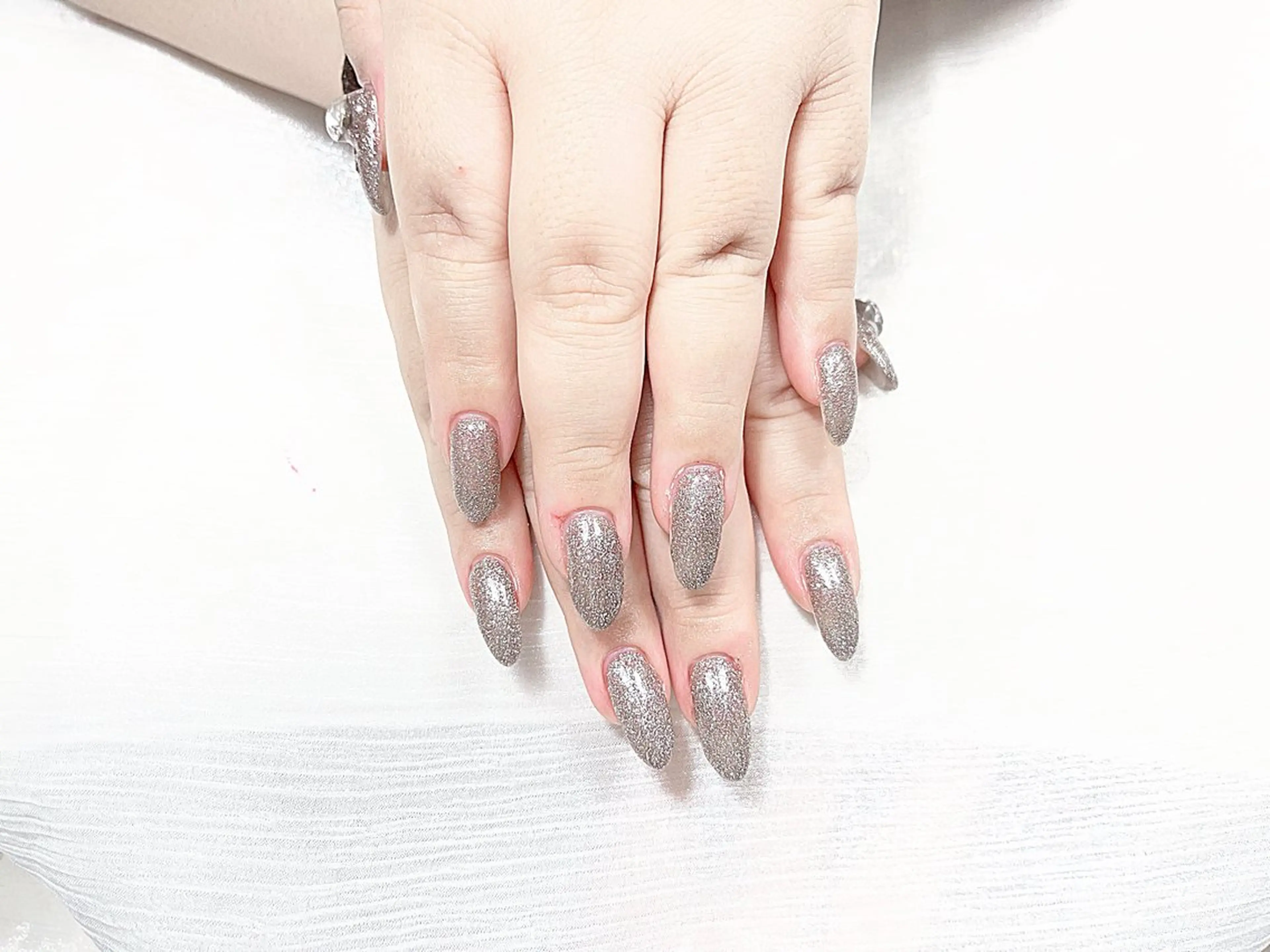 ネイル アートネイル オーロラネイル ガーリー キラキラネイル 韓国ネイル ハンドネイル 日向 あゆみのネイルデザイン