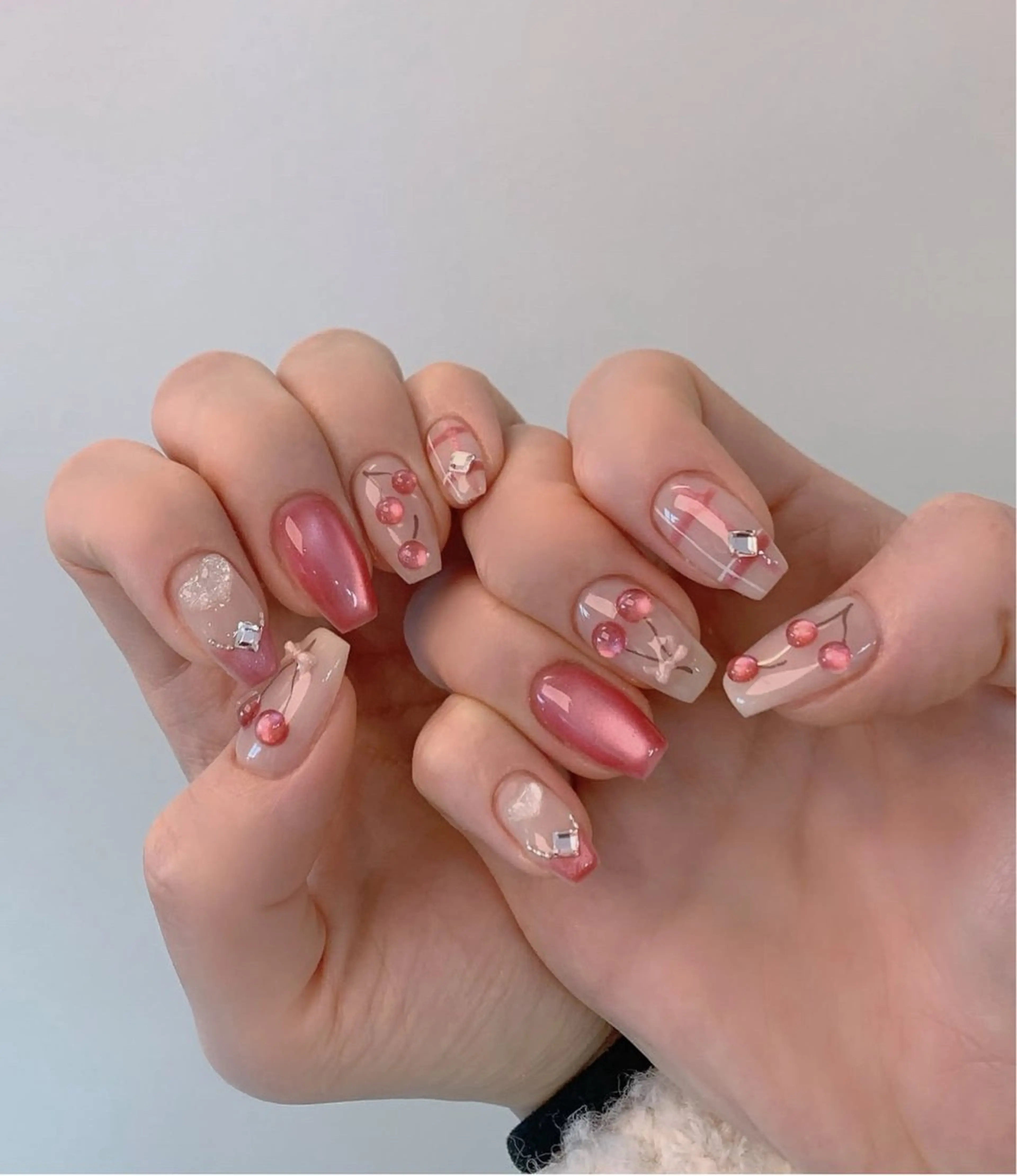 ネイル アニマル柄 オーロラネイル チークネイル フラッシュネイル ジェルネイル ハンドネイル Lyna 池袋のネイルデザイン