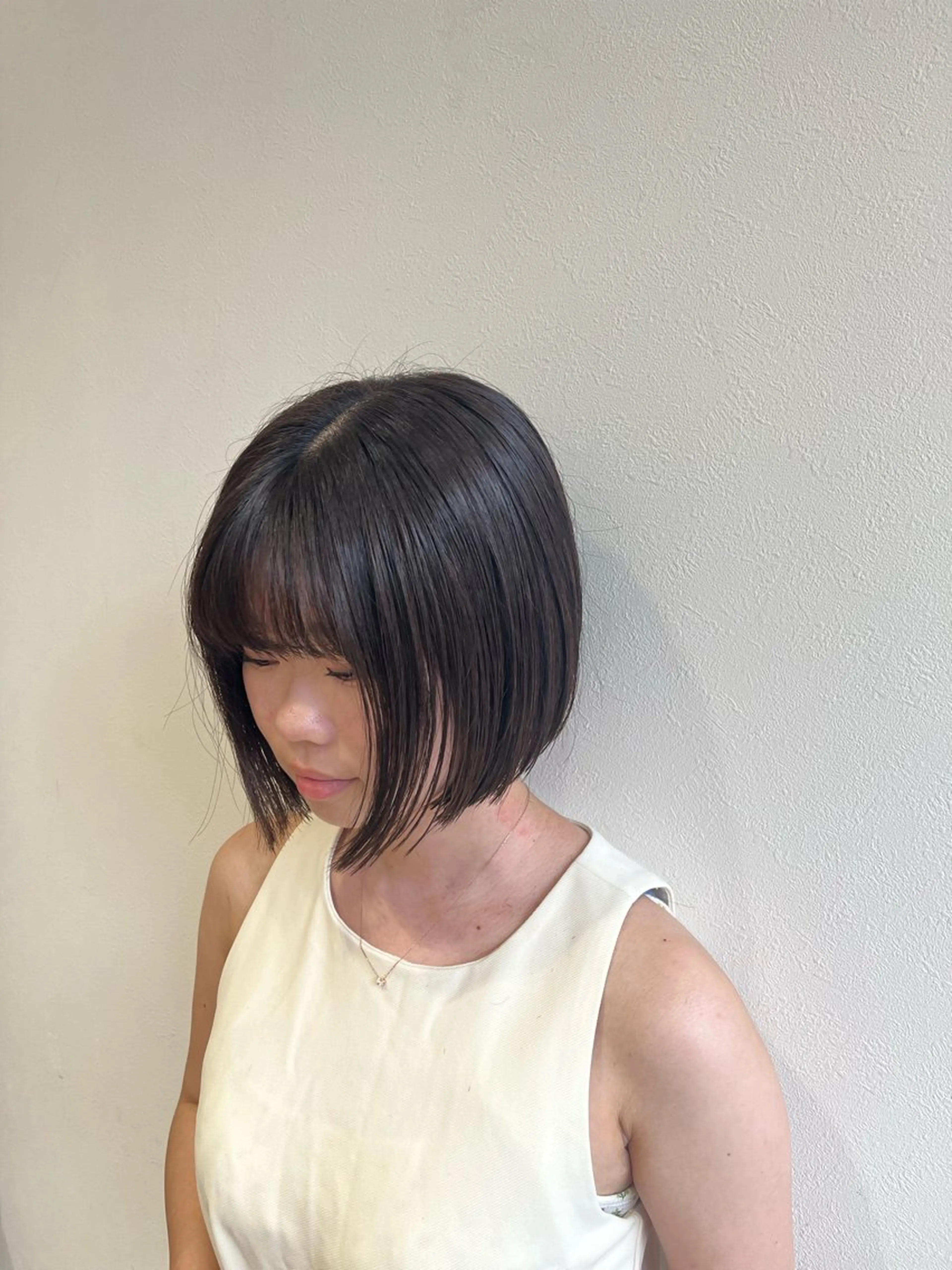 ショート アッシュ ボブ CLIQUE　有木 七虹のヘアスタイル