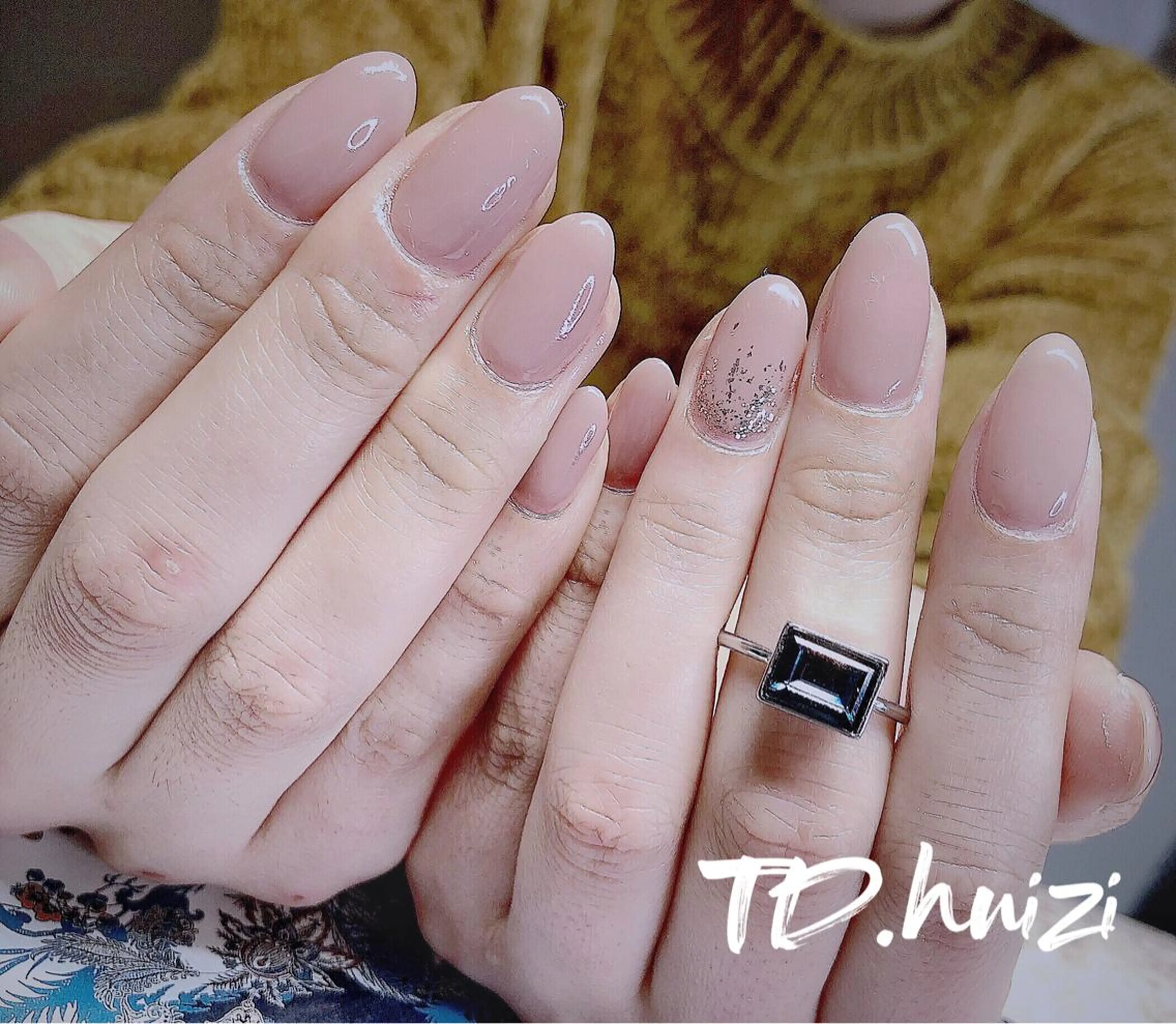 ミディアム ハンドネイル めぐみのネイルサロン スタッフ練習のネイルデザイン