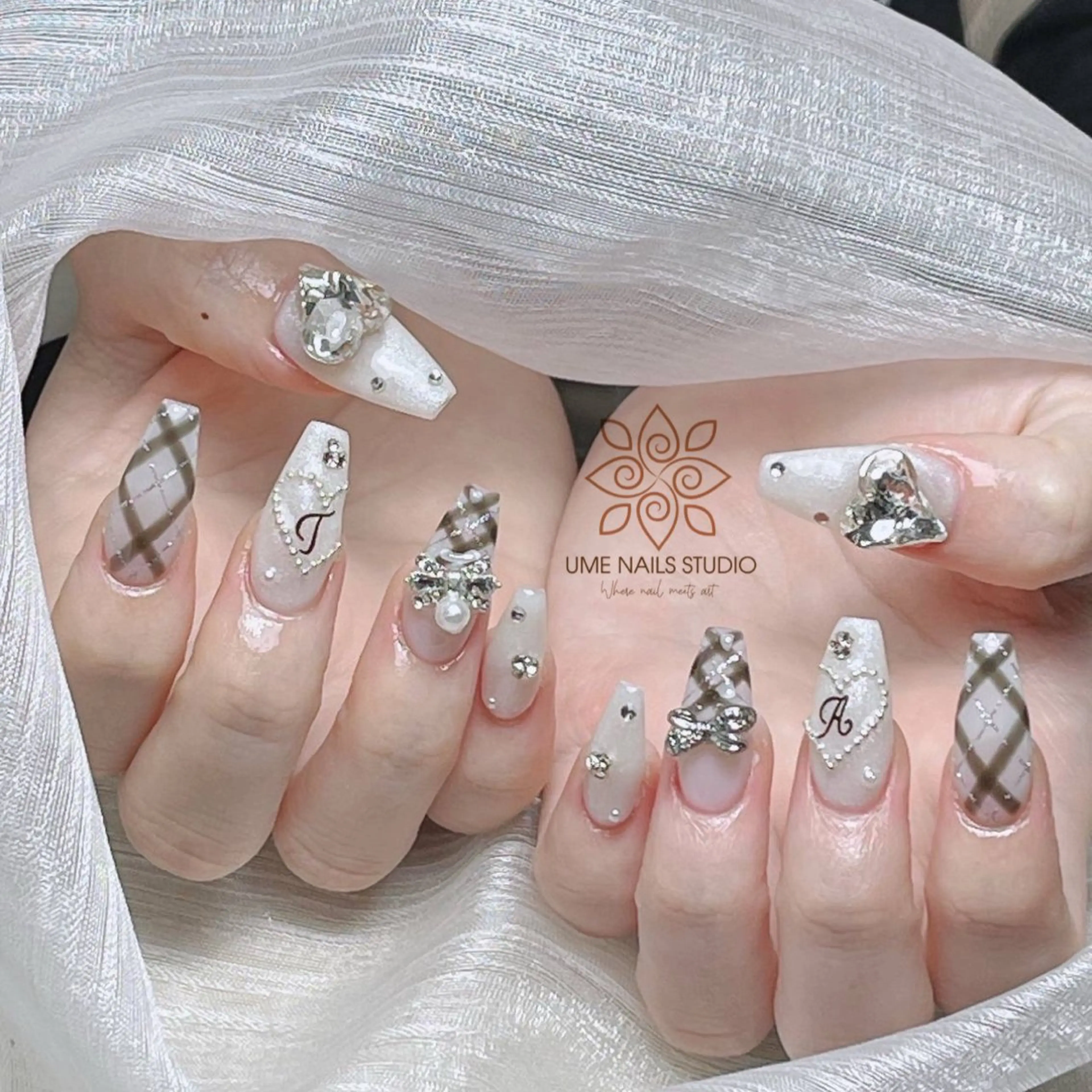 ネイル チークネイル クリアネイル ガーリー キラキラネイル 韓国ネイル ハンドネイル Ume Nail Studioのネイルデザイン