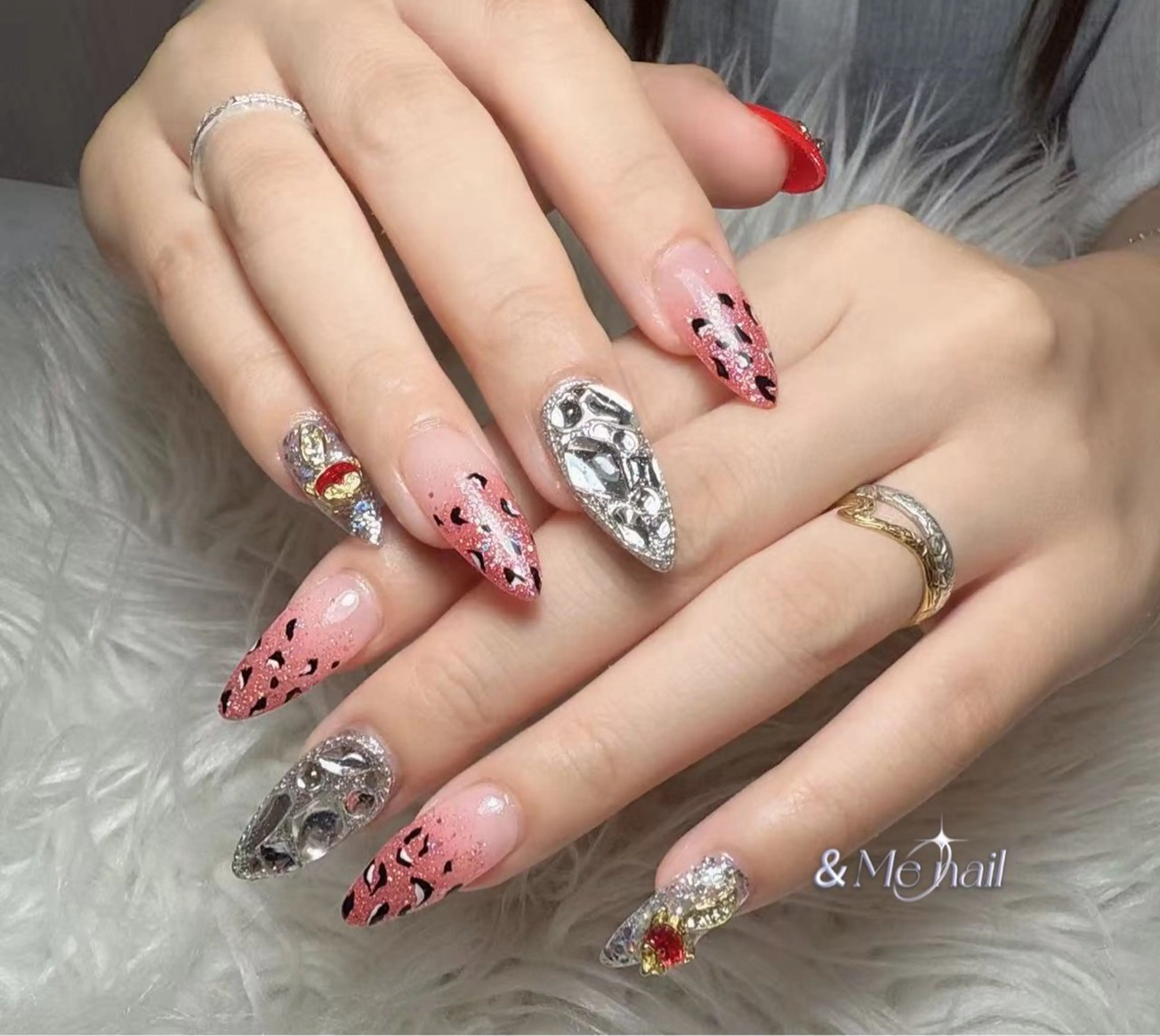 ネイル ハンドネイル &ME ネイルサロンのネイルデザイン