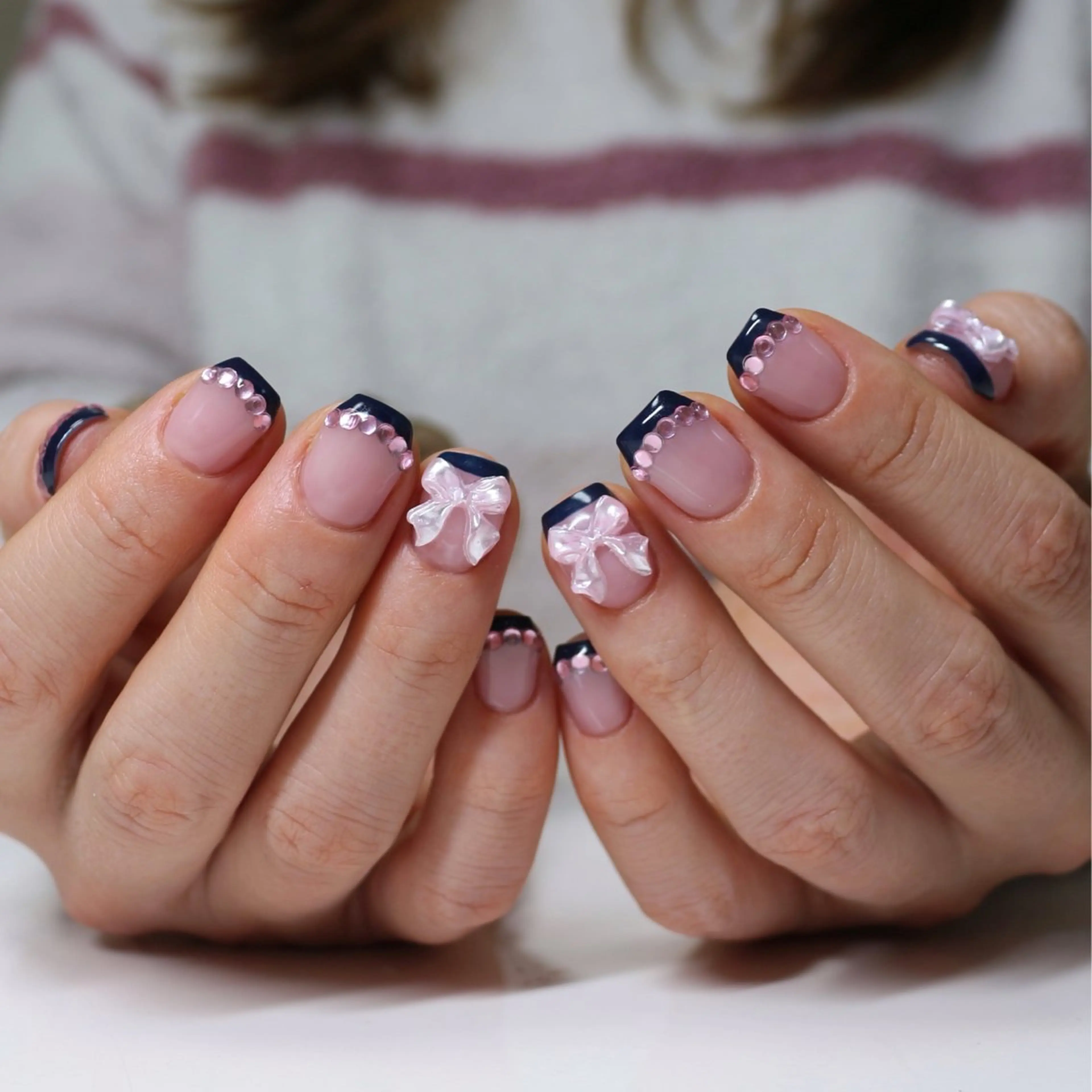 ネイル ブルー フレンチネイル 氷ネイル・うるうるネイル 韓国ネイル リボン ハンドネイル Baku Nailsのネイルデザイン