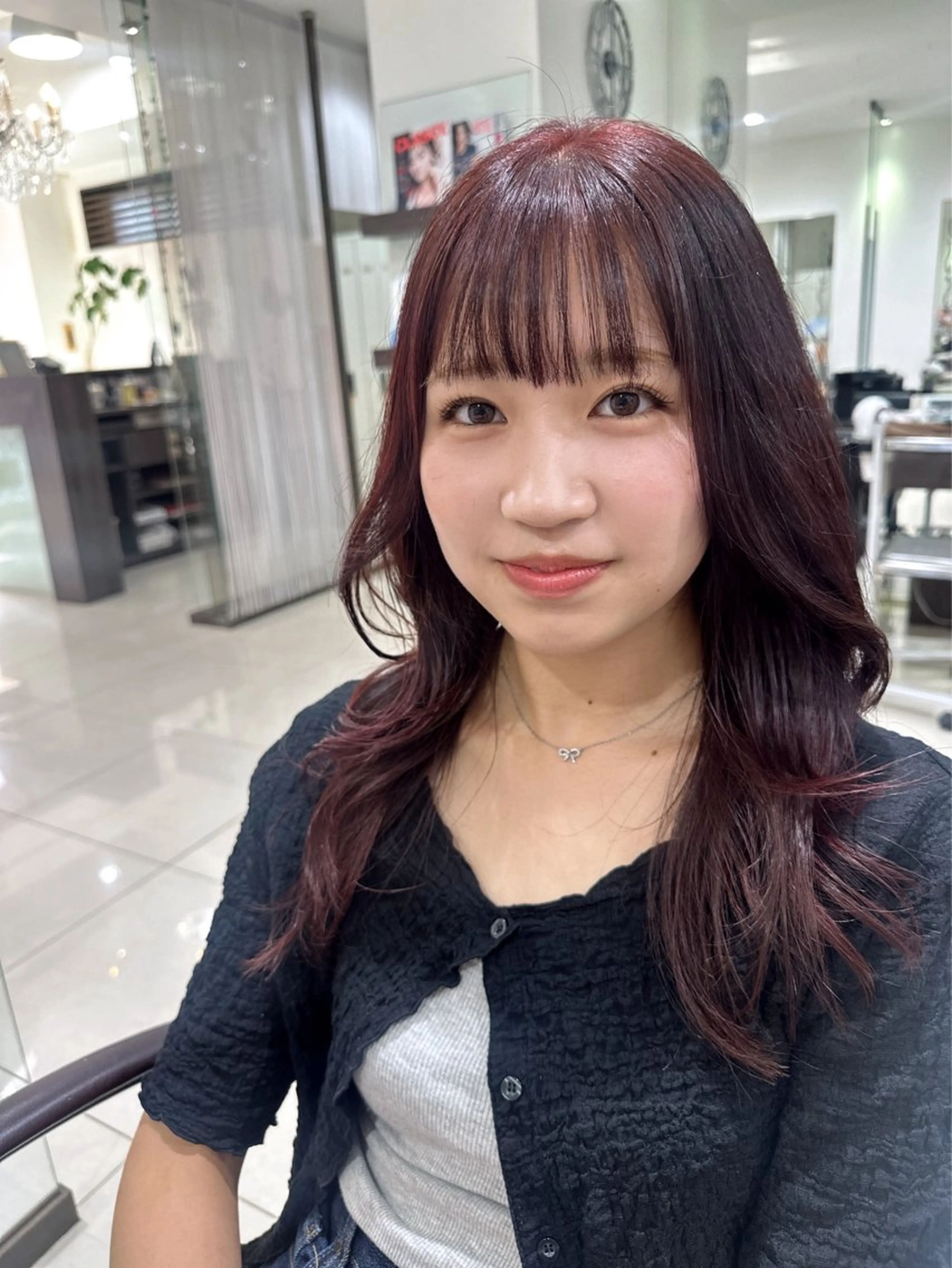 ロング レイヤーカット レイヤー 艶々カラーのヘアスタイル