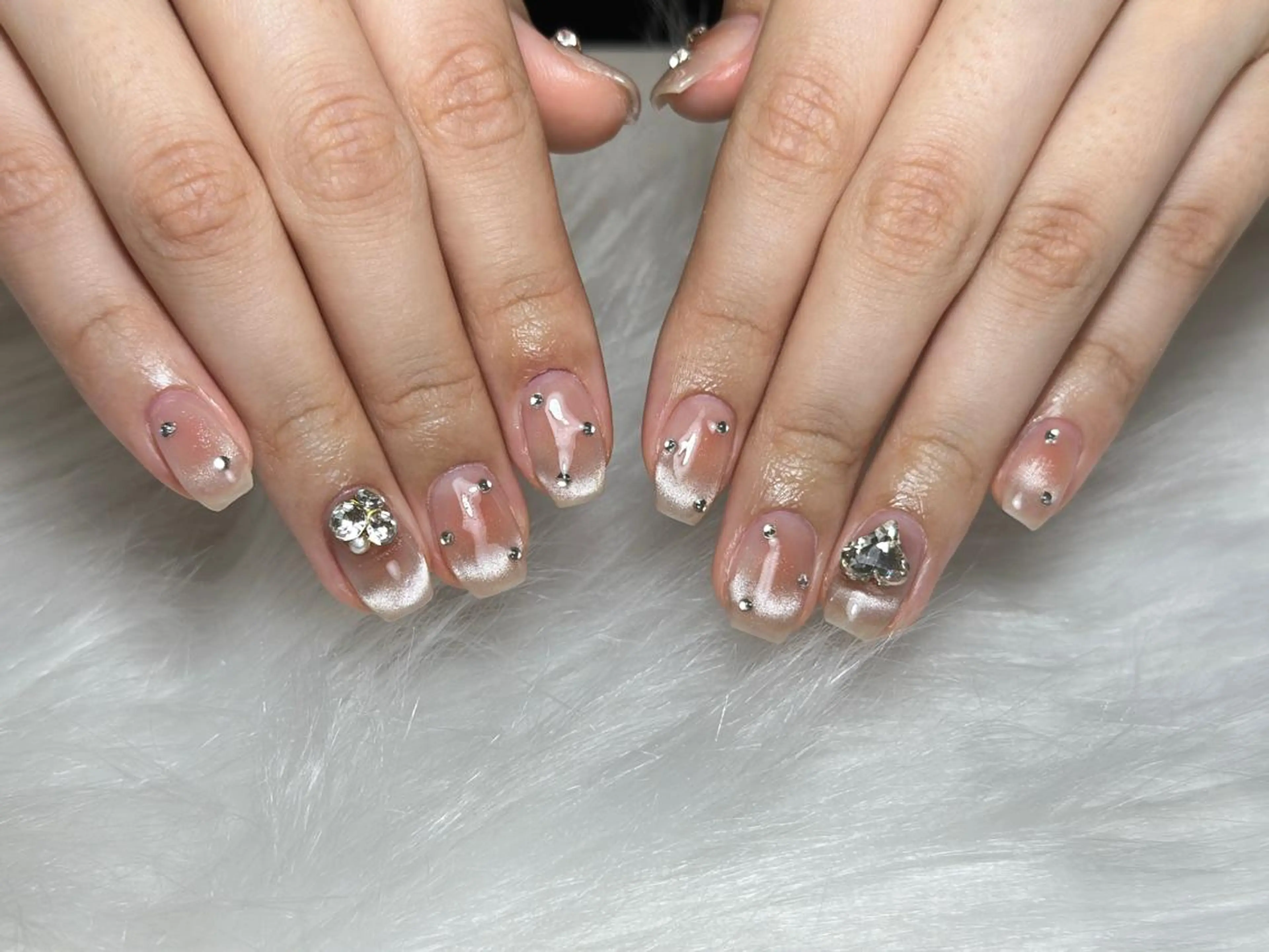 ネイル ハンドネイル Mona【パラジェル ・長さ出し専門店】のネイルデザイン