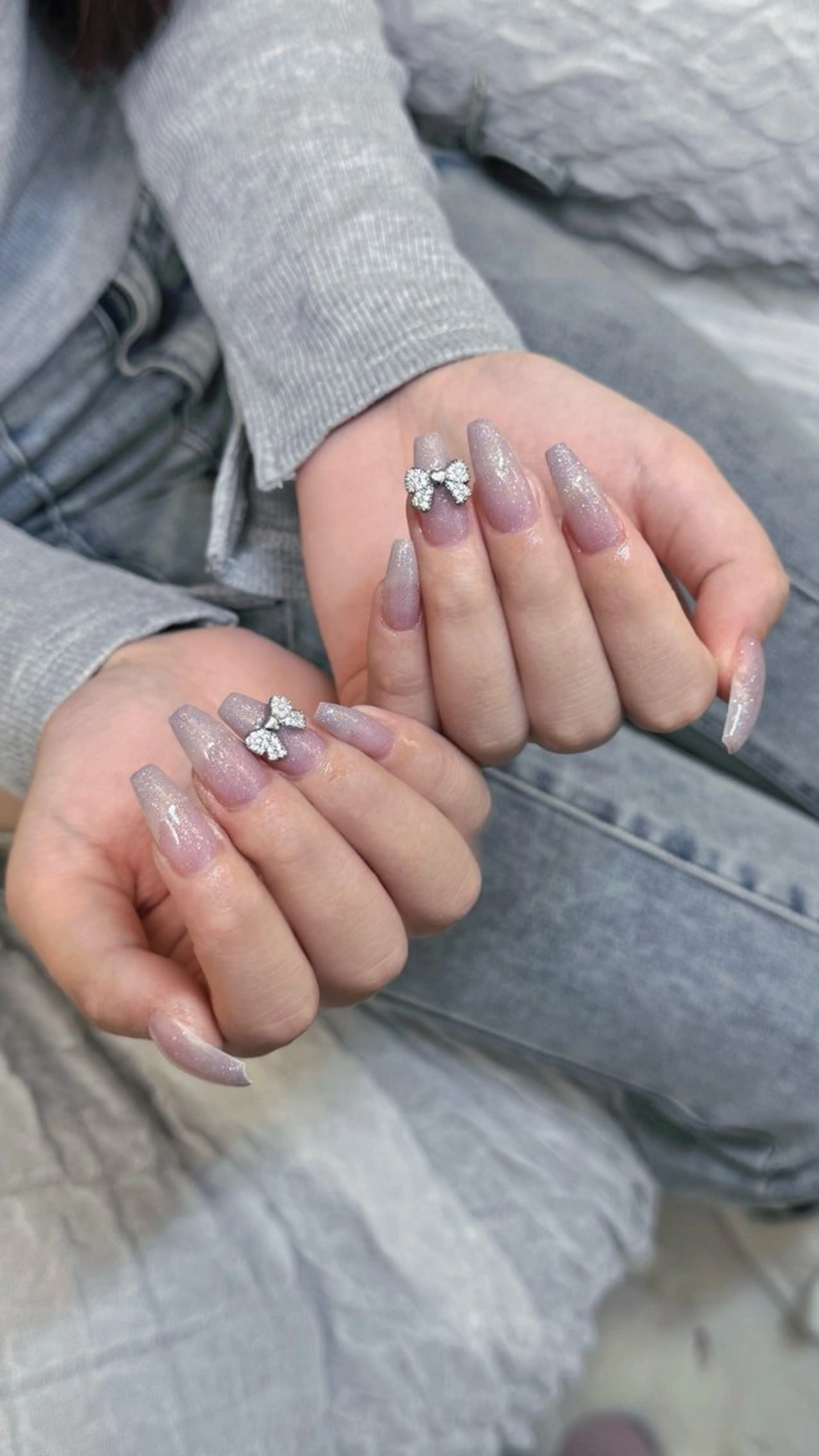 ネイル キラキラネイル ワンホンネイル nailsalon ChuColaのネイルデザイン